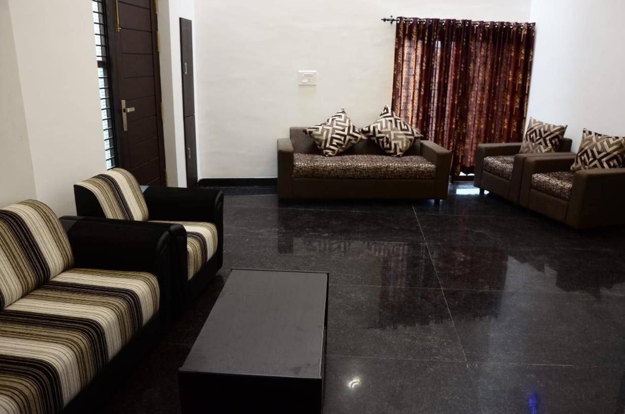 Crescent HomeStay