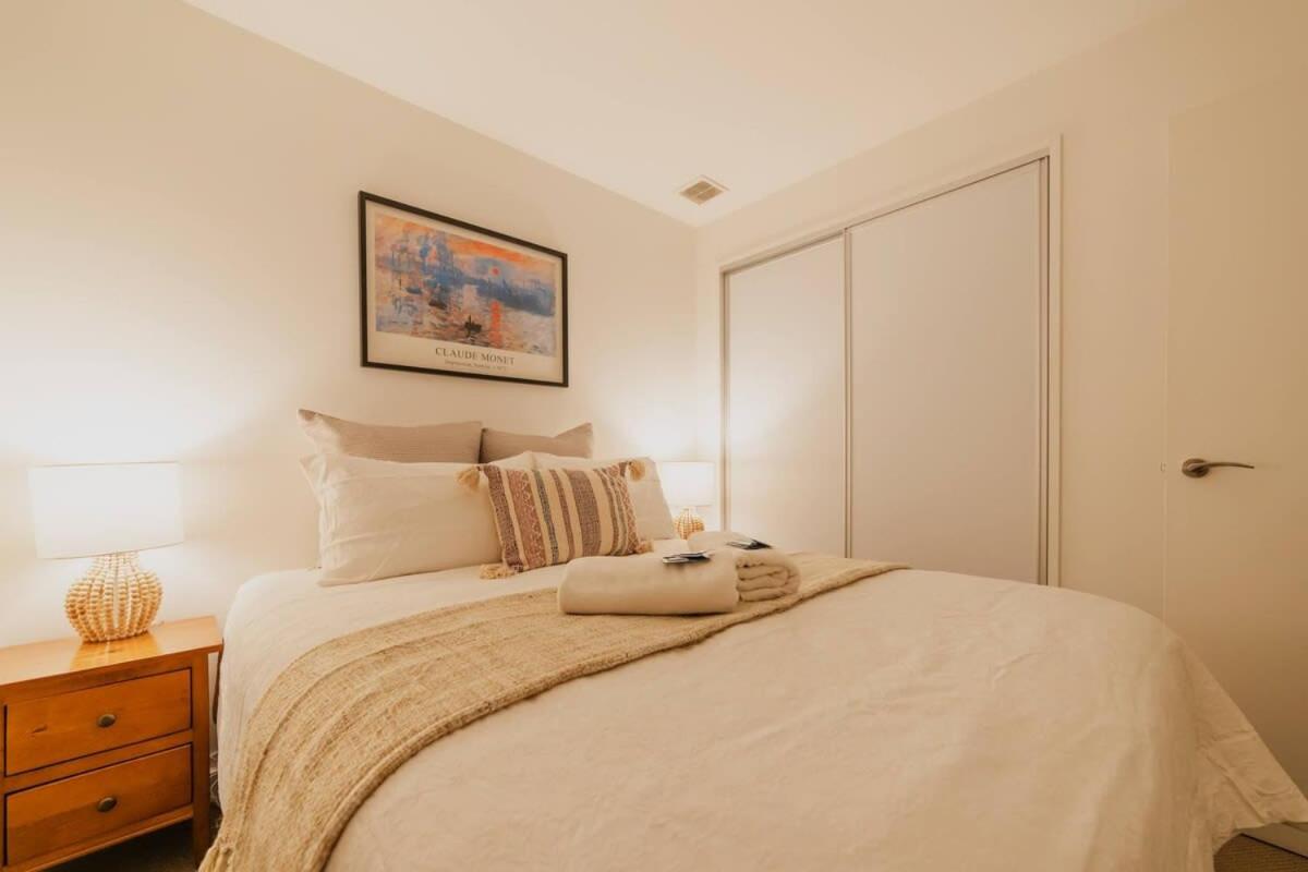 Linwood Luxe Your Elegant 1BR Oasis on Cashel view 2