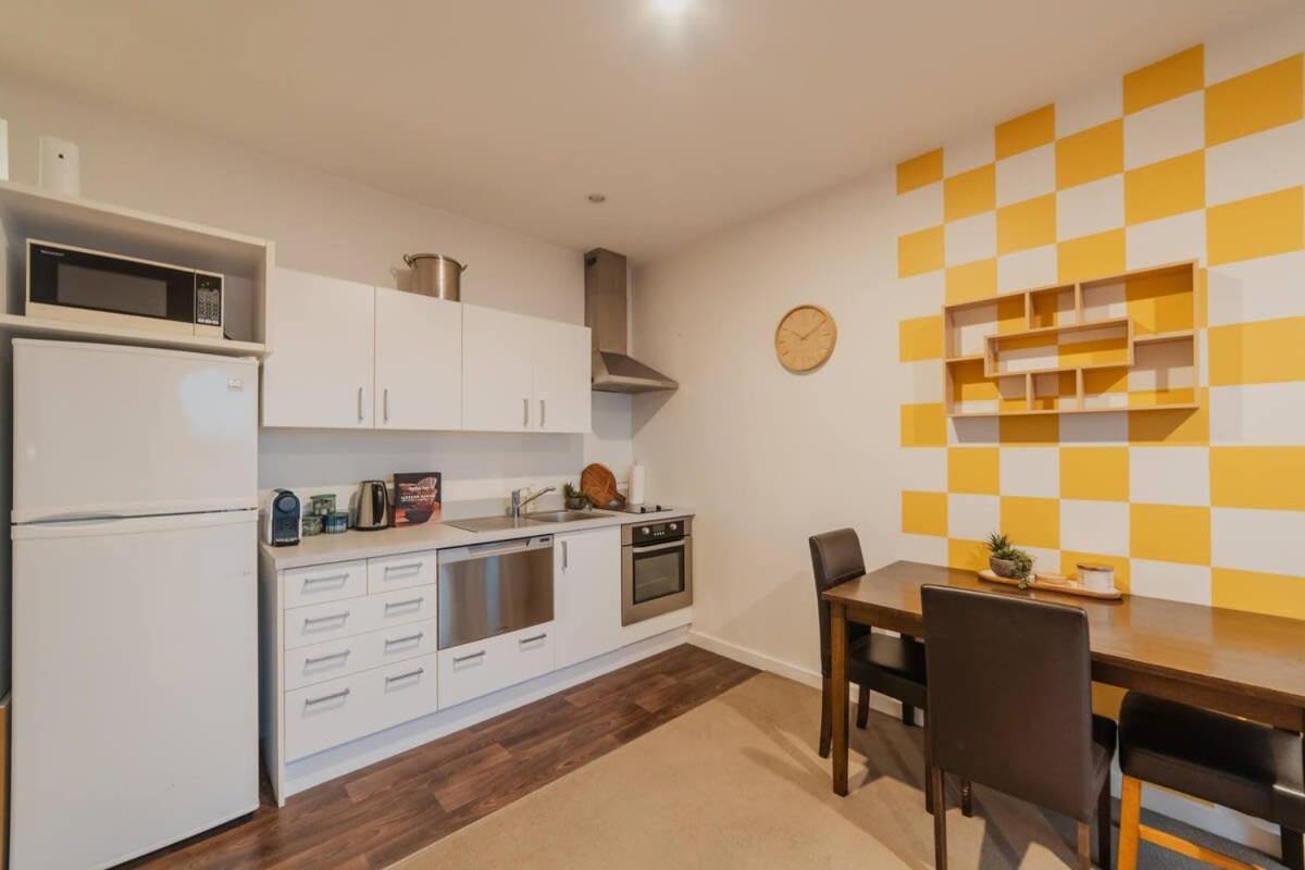 Linwood Luxe Your Elegant 1BR Oasis on Cashel view 3