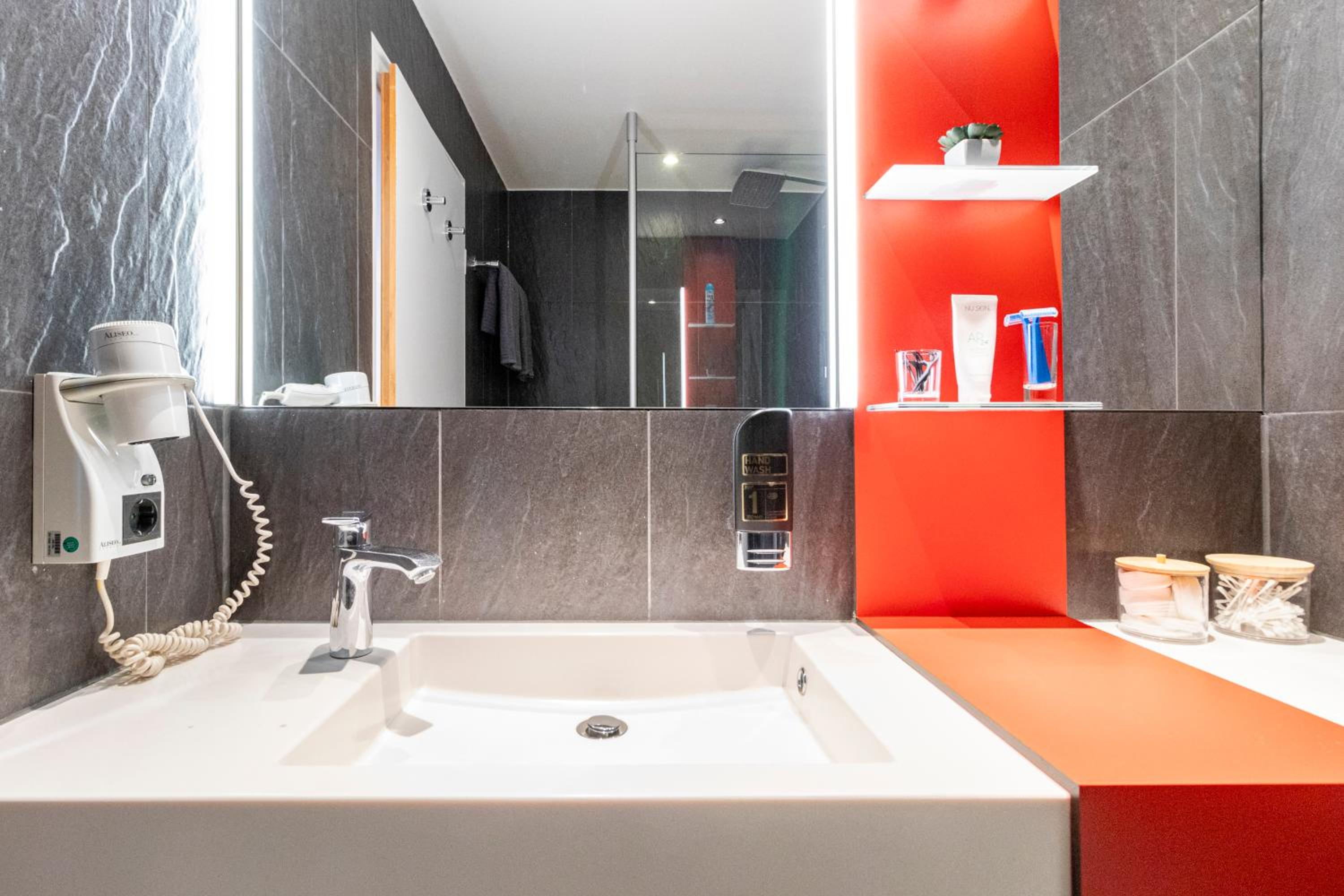 Nähe Frankfurt Messe mit Netflix und Balkon