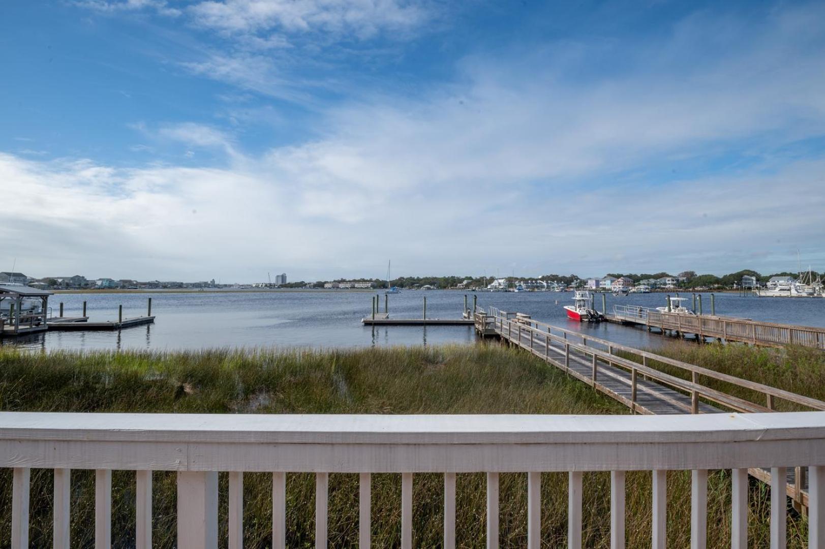 Private Boat Dock or Walk to Beach