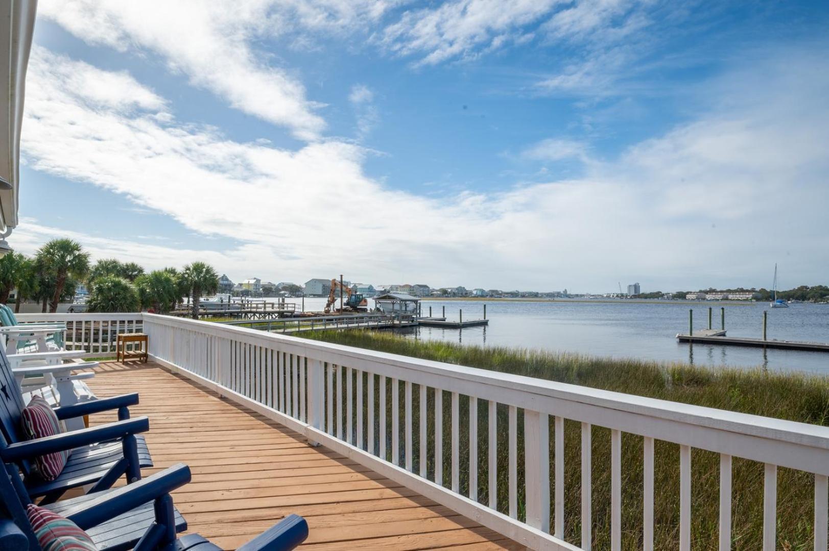 Private Boat Dock or Walk to Beach