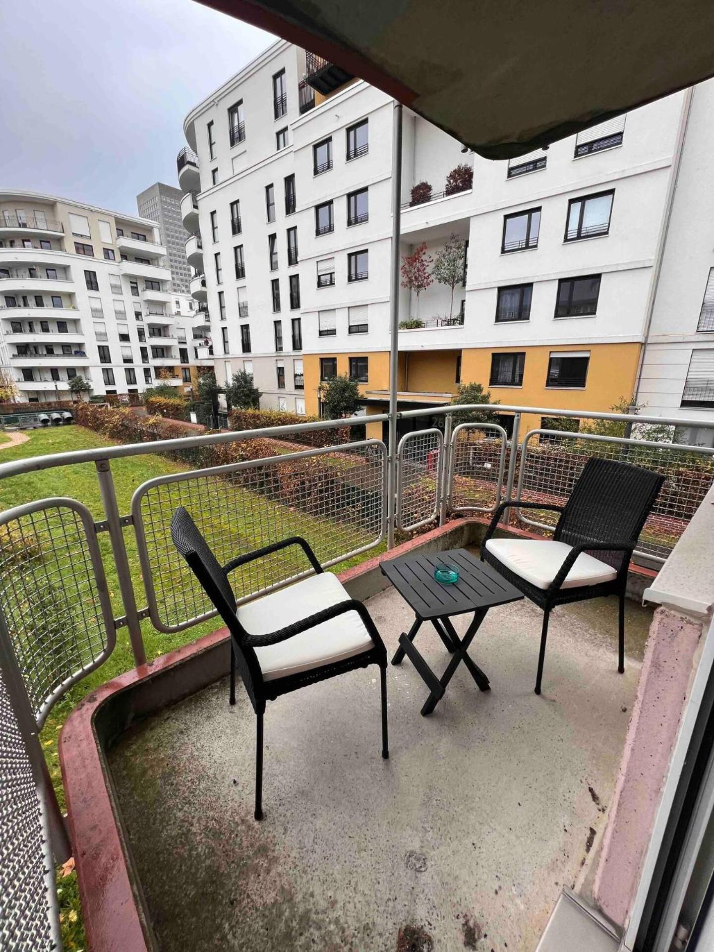 Nähe Frankfurt Messe mit Netflix und Balkon