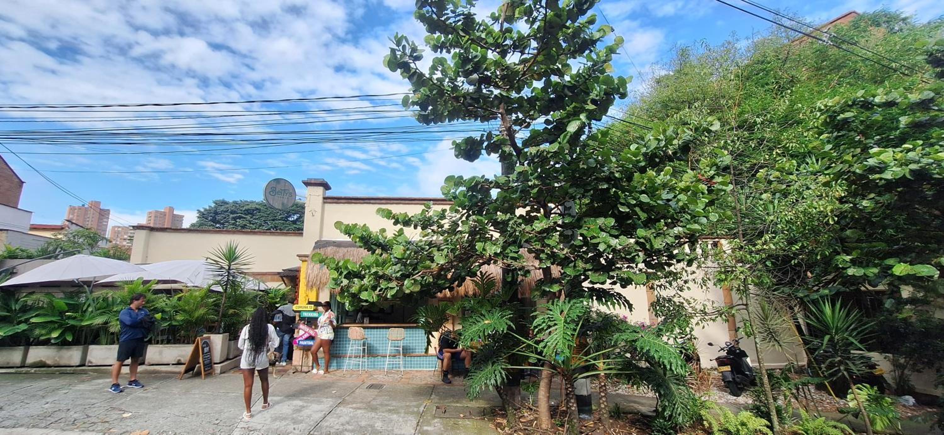 Yolo Hostel Medellin
