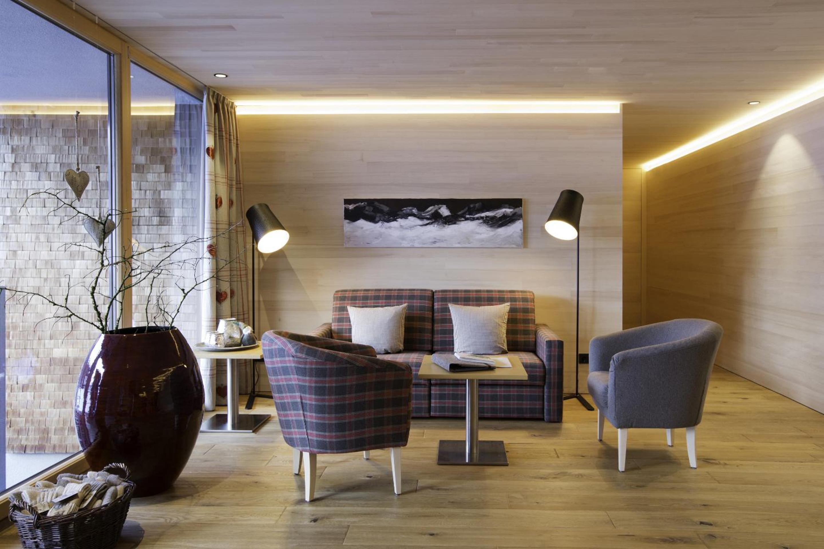 n Apartments Hotel