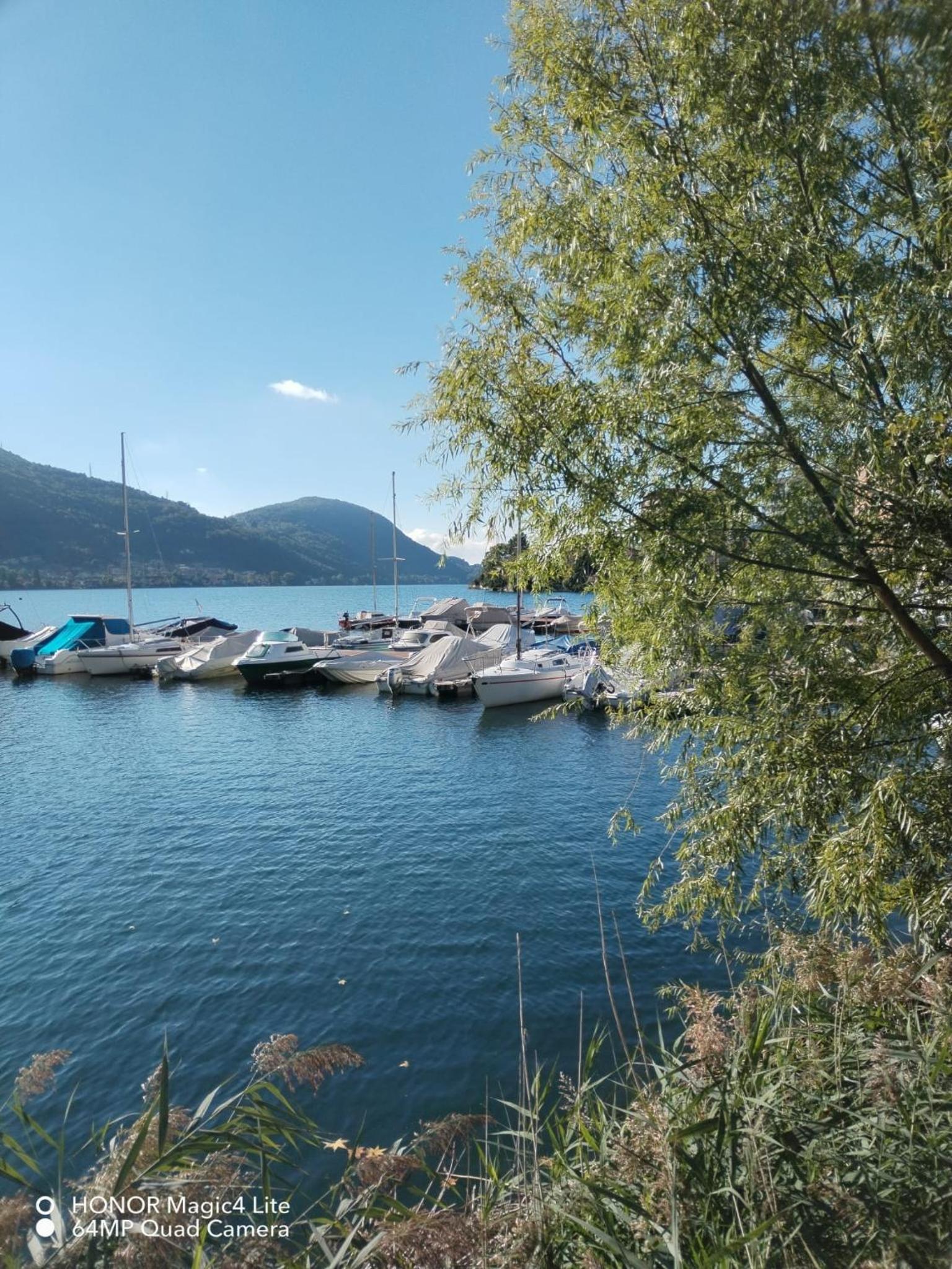 un balcone sul lago