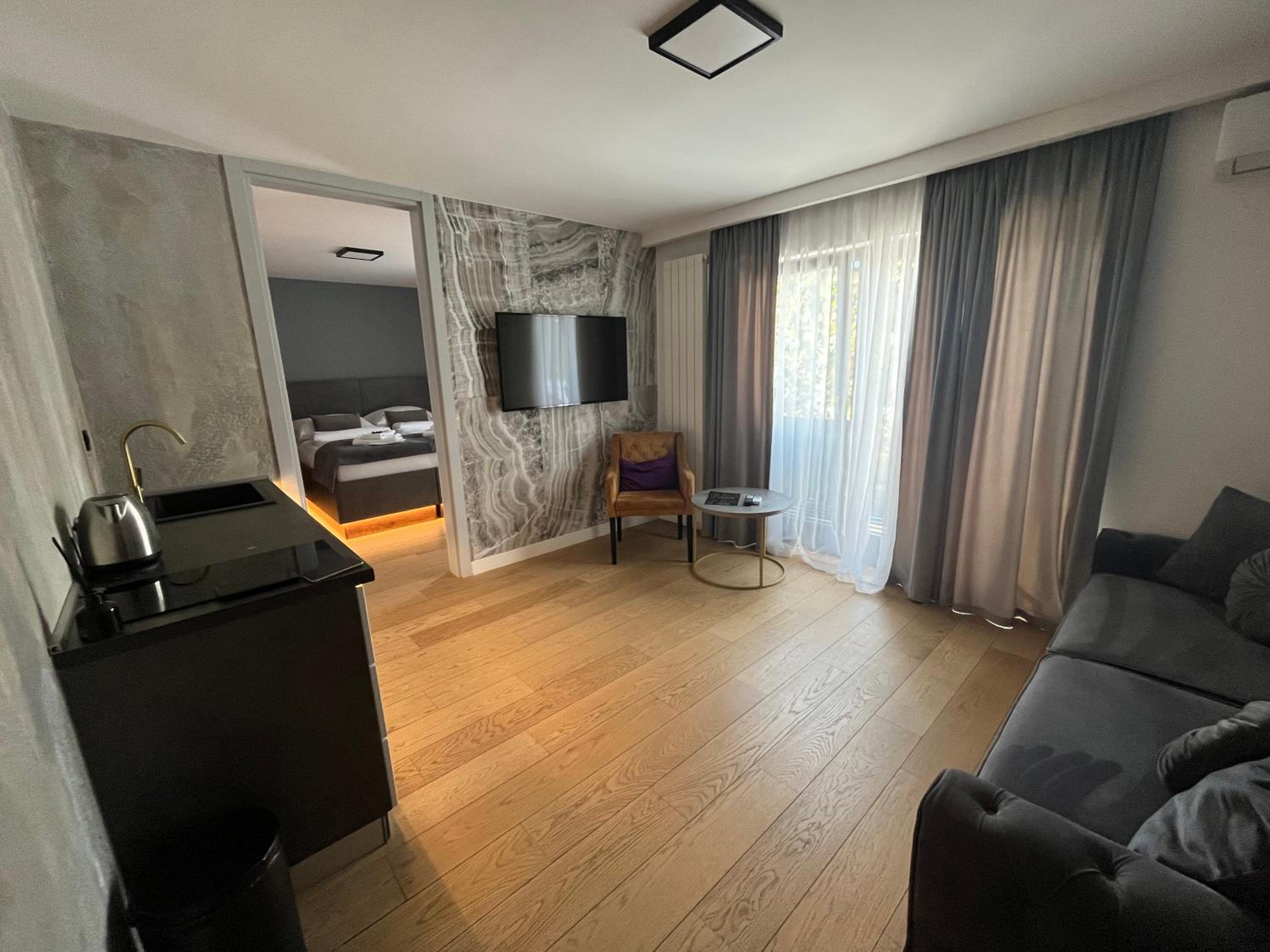 Apartments AMALFI Old Town FREE Parking