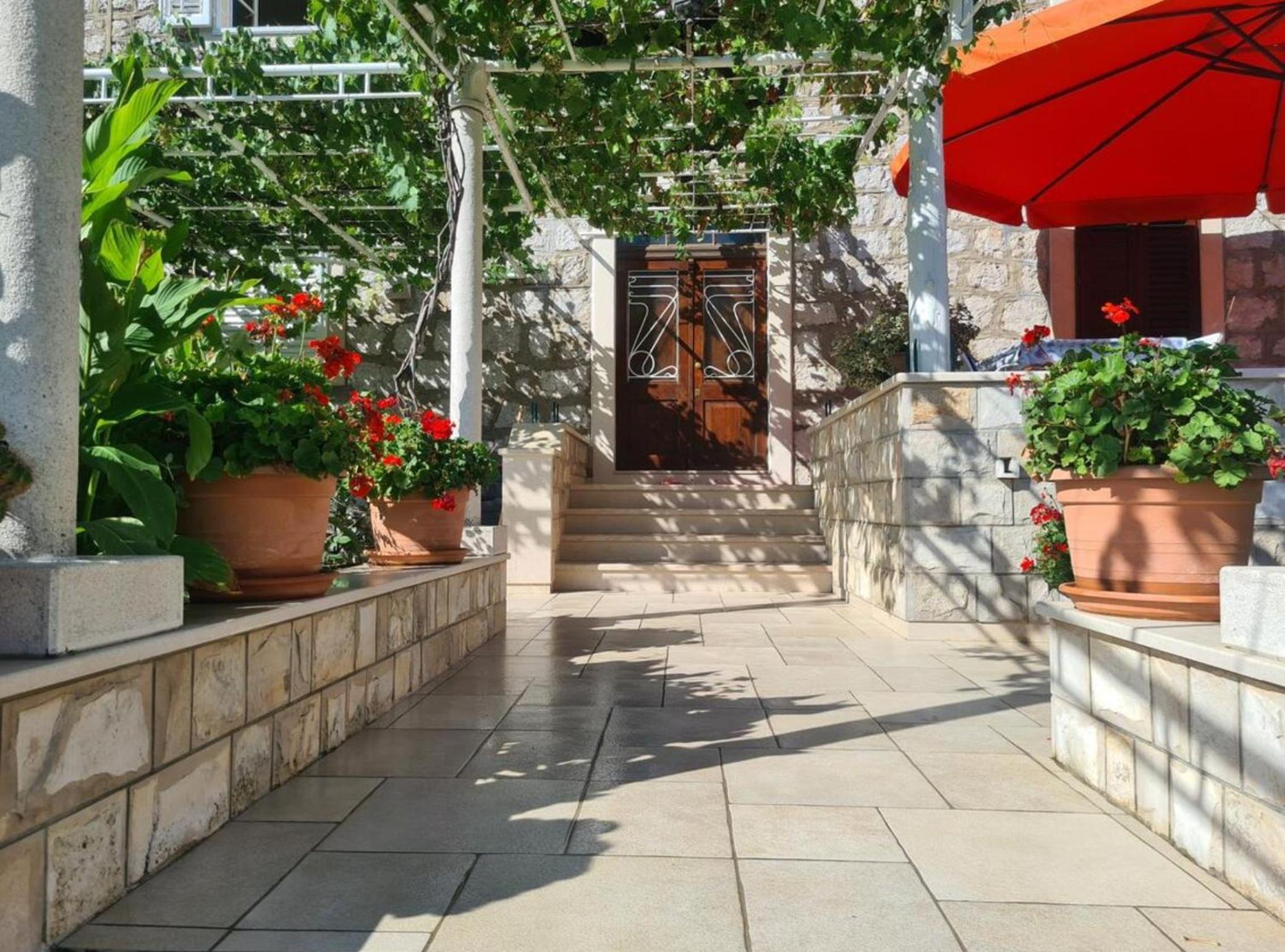 Apartment Ana Broce view 3