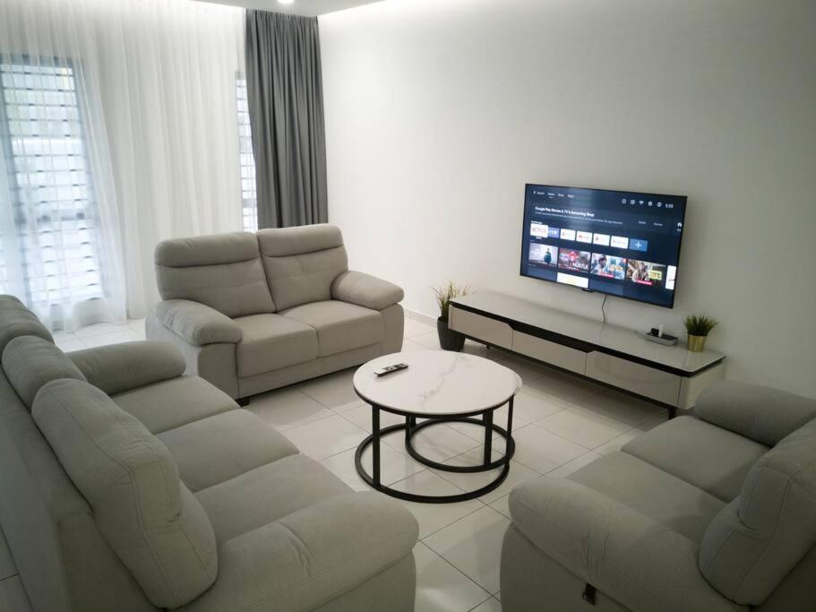 HM Residence IIII 3km - Setia City Convention photo 2