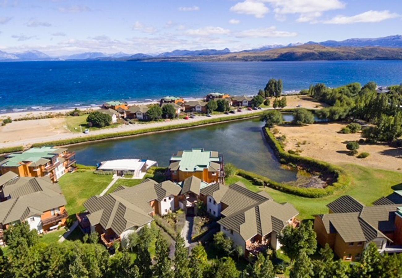 RentUp - Casa en Bariloche con terraza y piscina en Villa Huapi