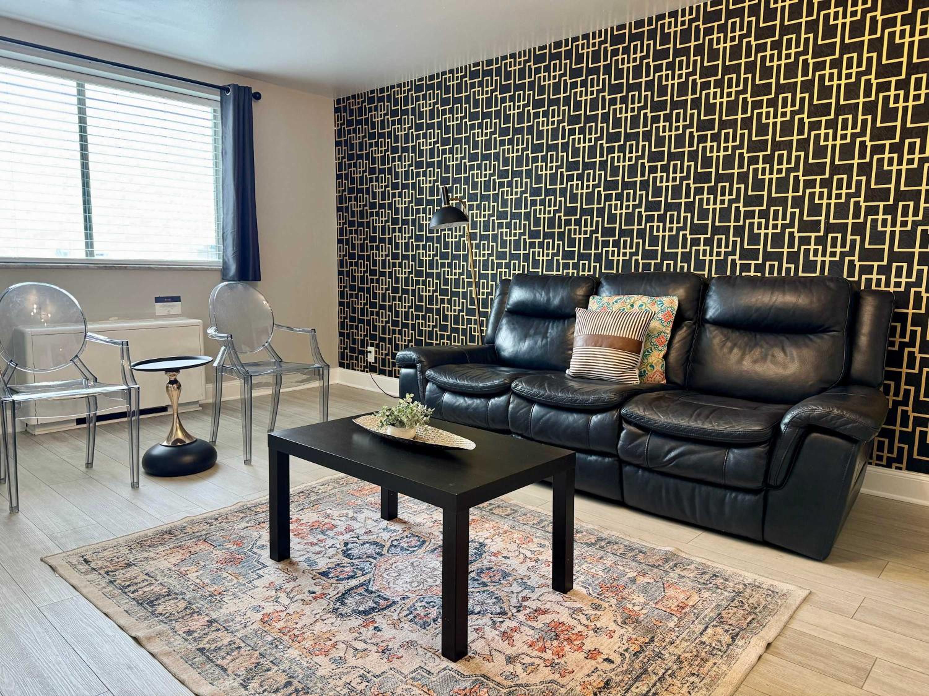 Atlanta Vacations - ATL Downtown 2BR King Bed Free Parking LM2007 - Property Image 1