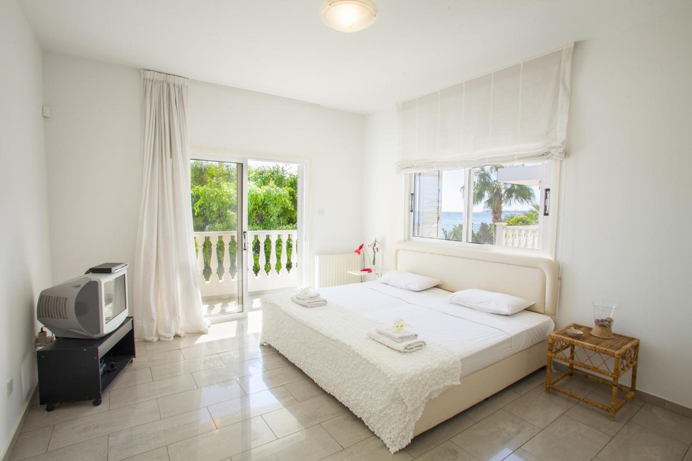 Meneou Beachfront Villa Sunset