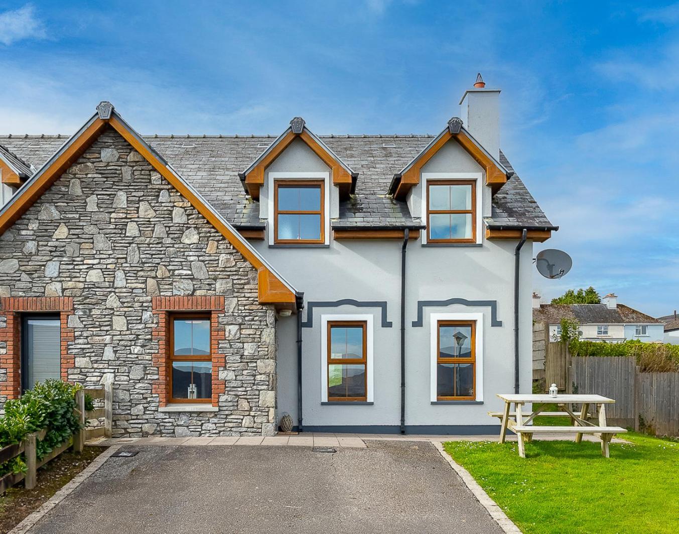 2 bedroom home in Kenmare with sea views to sleep 4 view 3