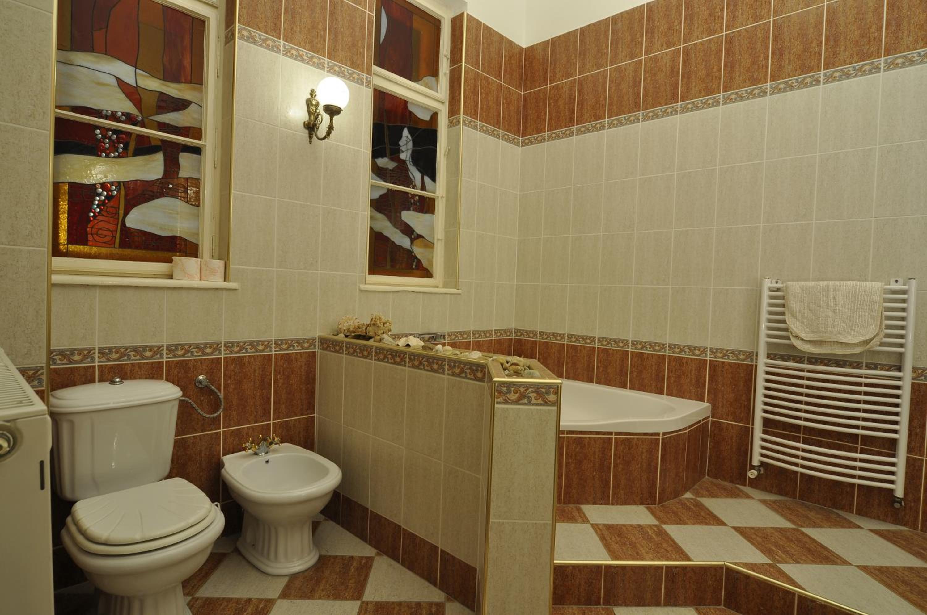 Charming Art Deco Flat view 2