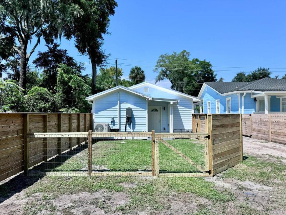 Modern Cottage Downtown. Pet Yes