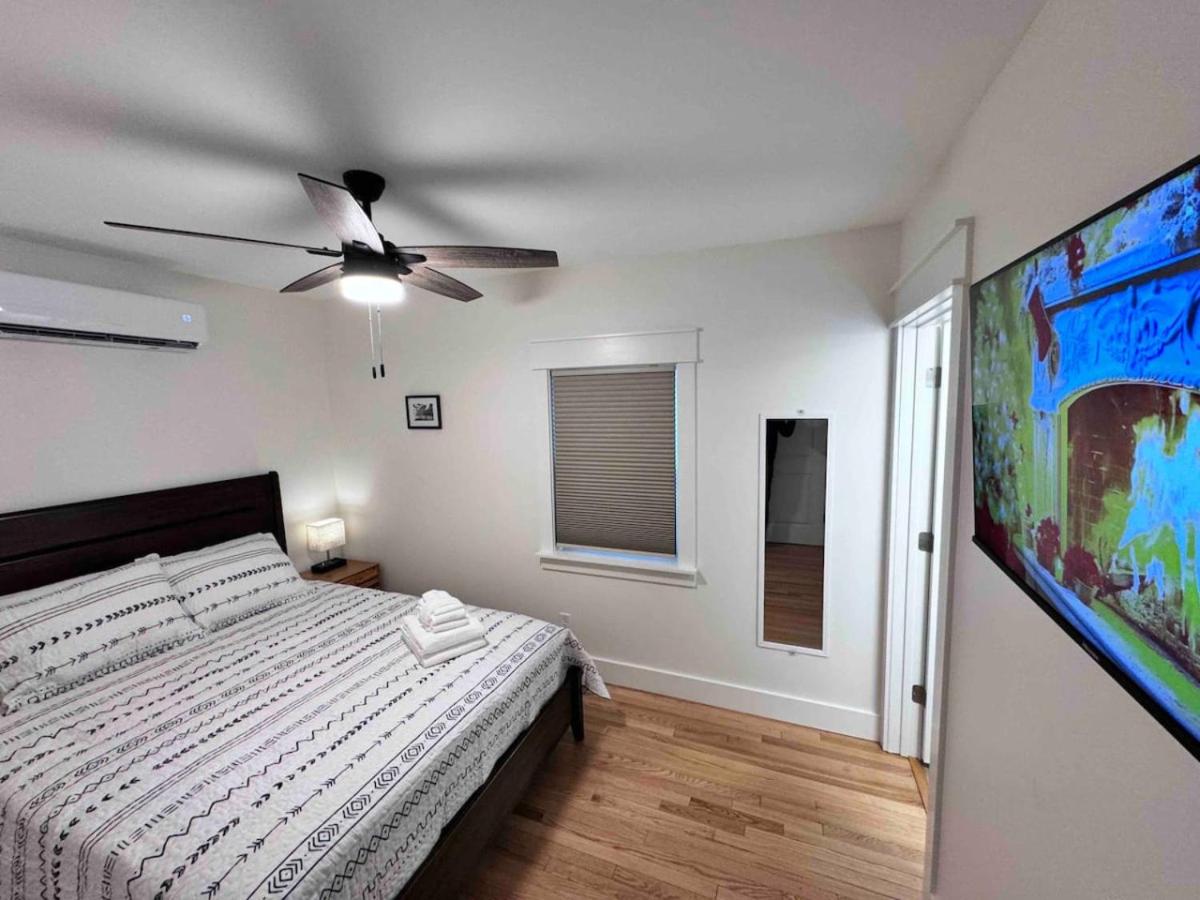 Modern Cottage Downtown. Pet Yes
