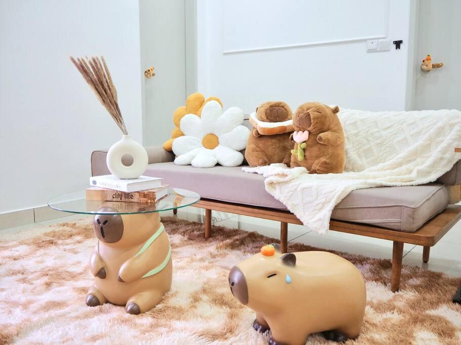 Capybara Trion KL View
