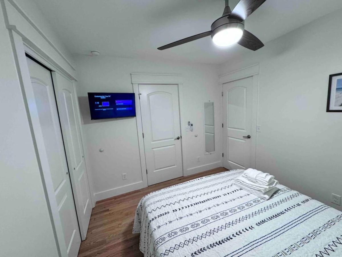 Modern Cottage Downtown. Pet Yes