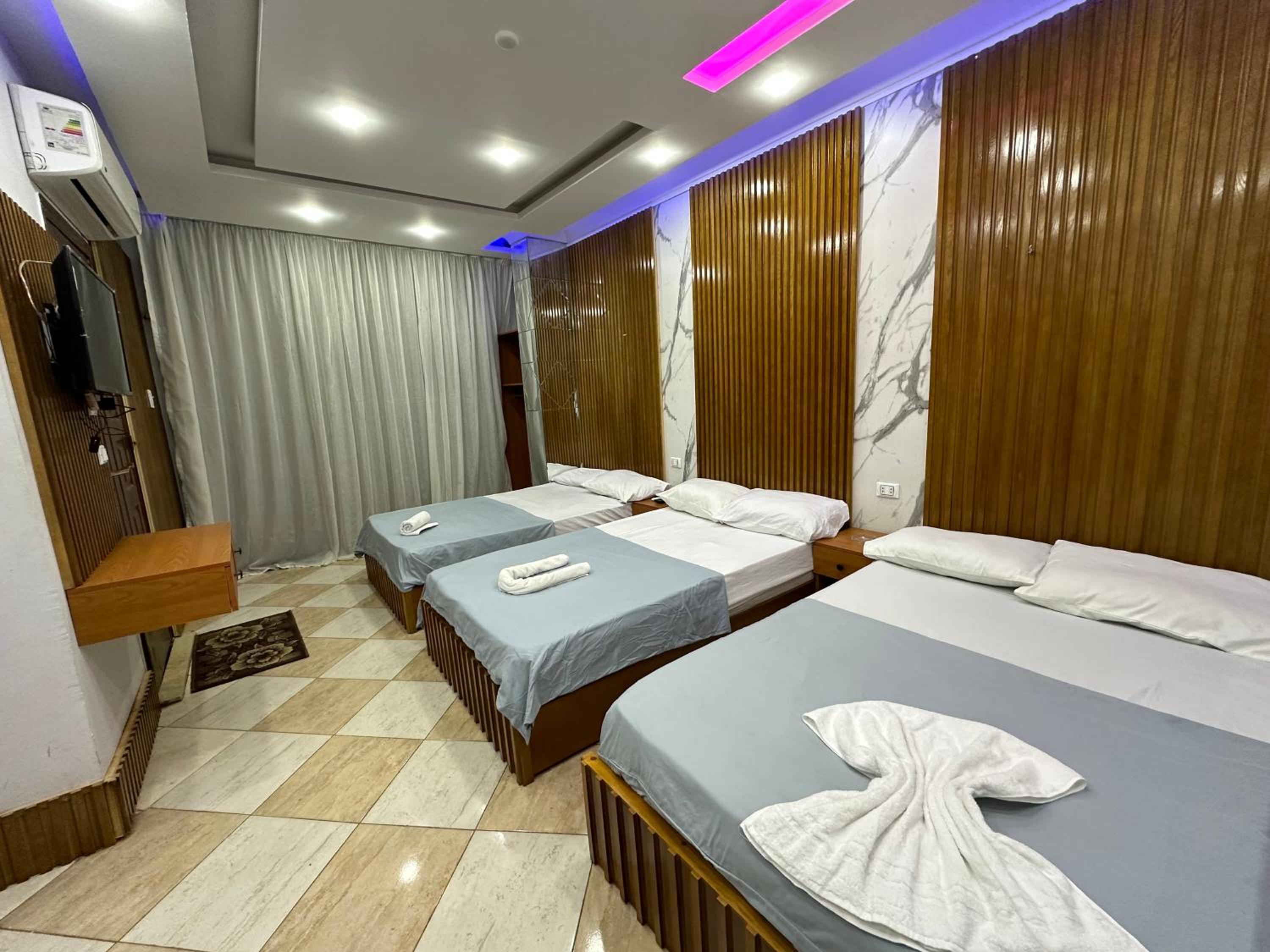 Pyramids Family Inn