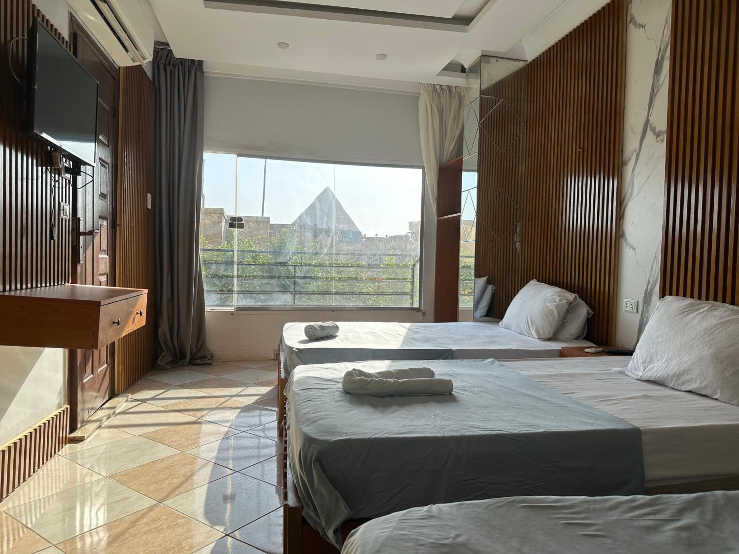 Pyramids Family Inn