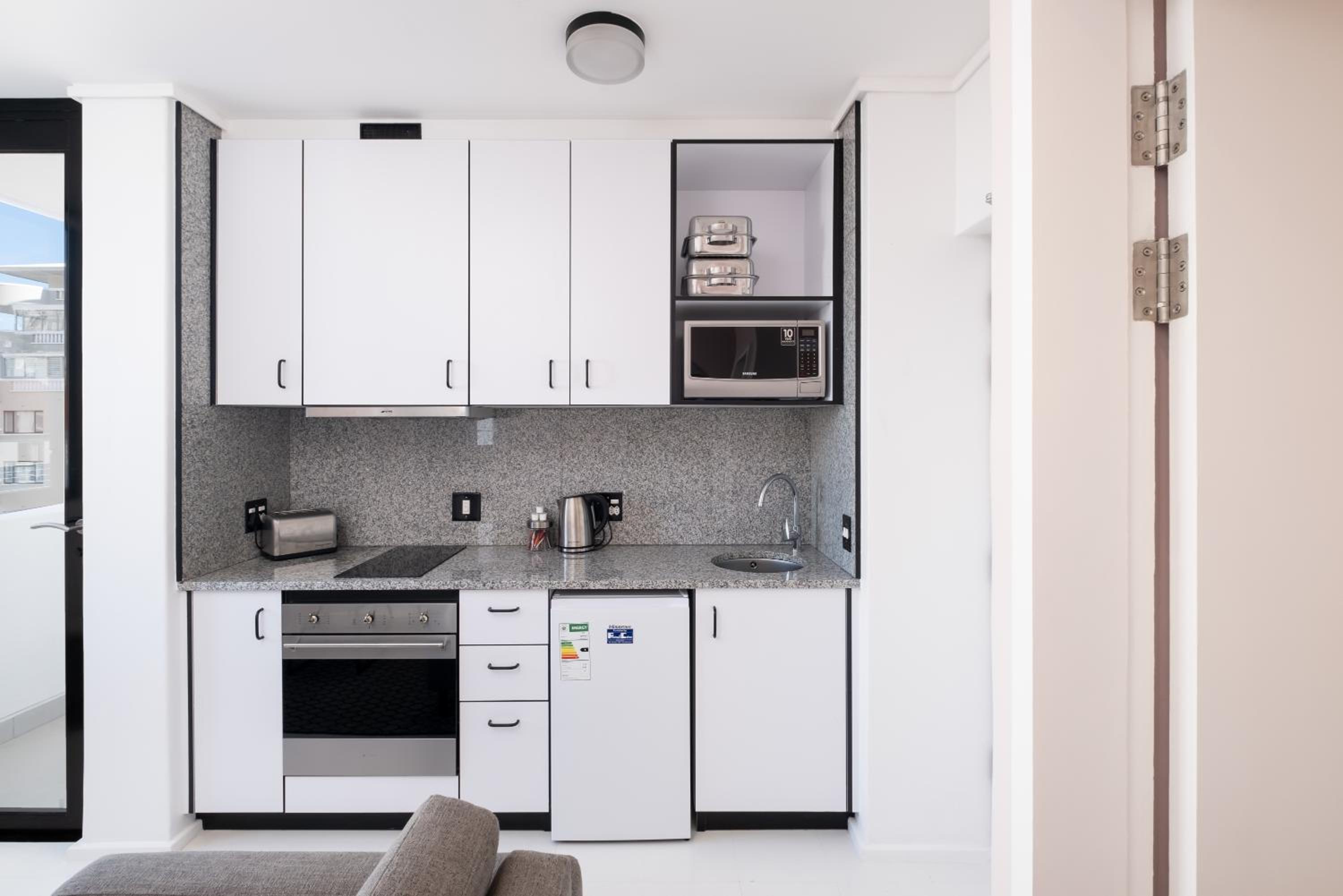 Flamingo 809 - Top Floor Sea Point Unit with Daily Housekeeping view 5