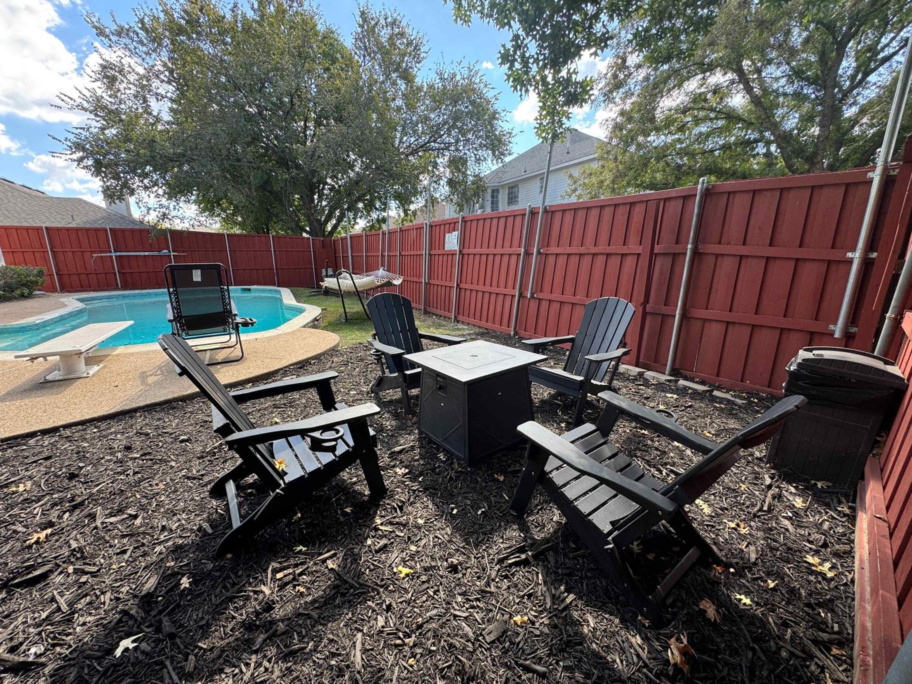 Grand 6BR 2,5BA Holiday Home with Pool, Grill & Game Room view 3