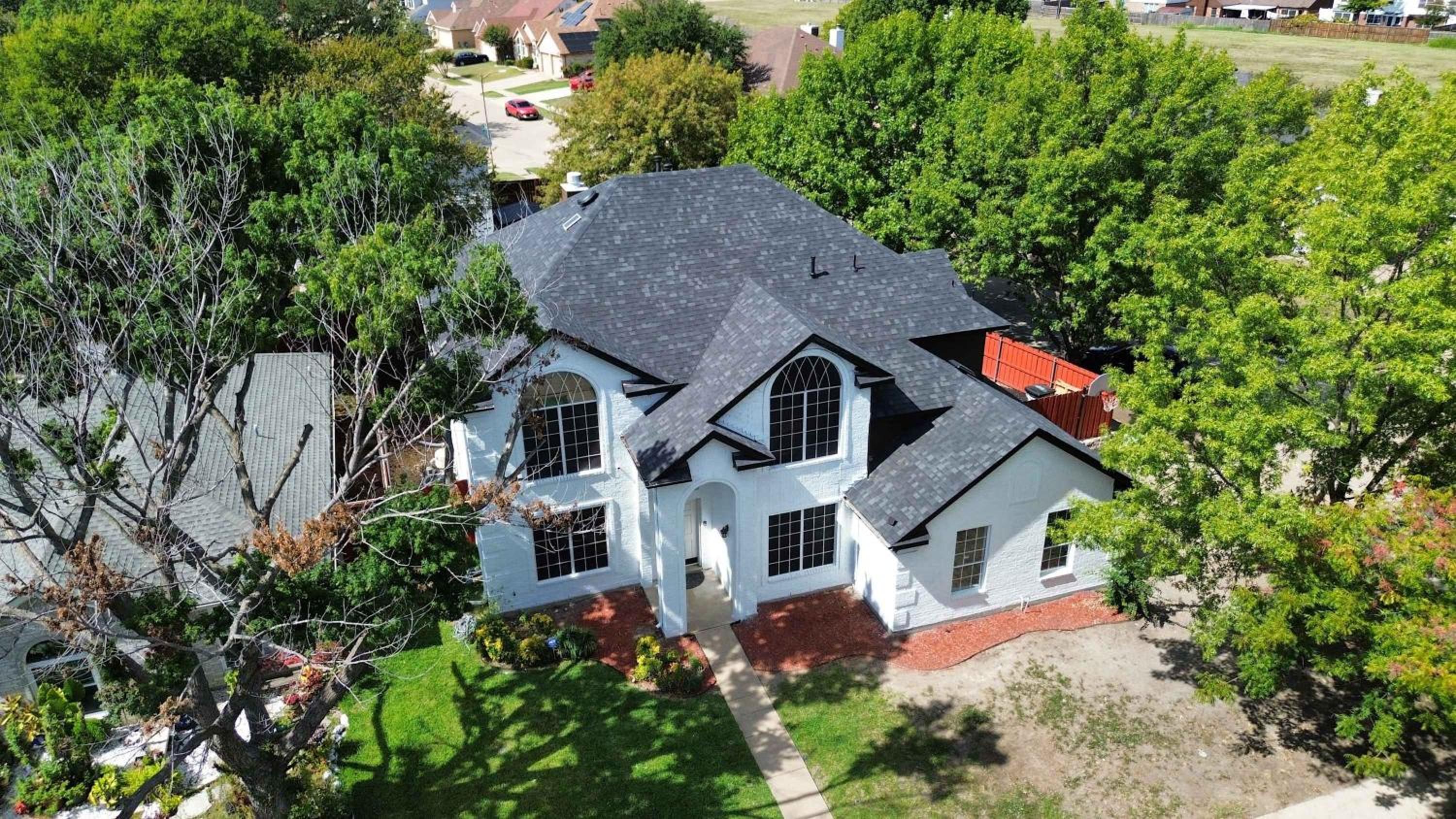 Grand 6BR 2,5BA Holiday Home with Pool, Grill & Game Room view 2