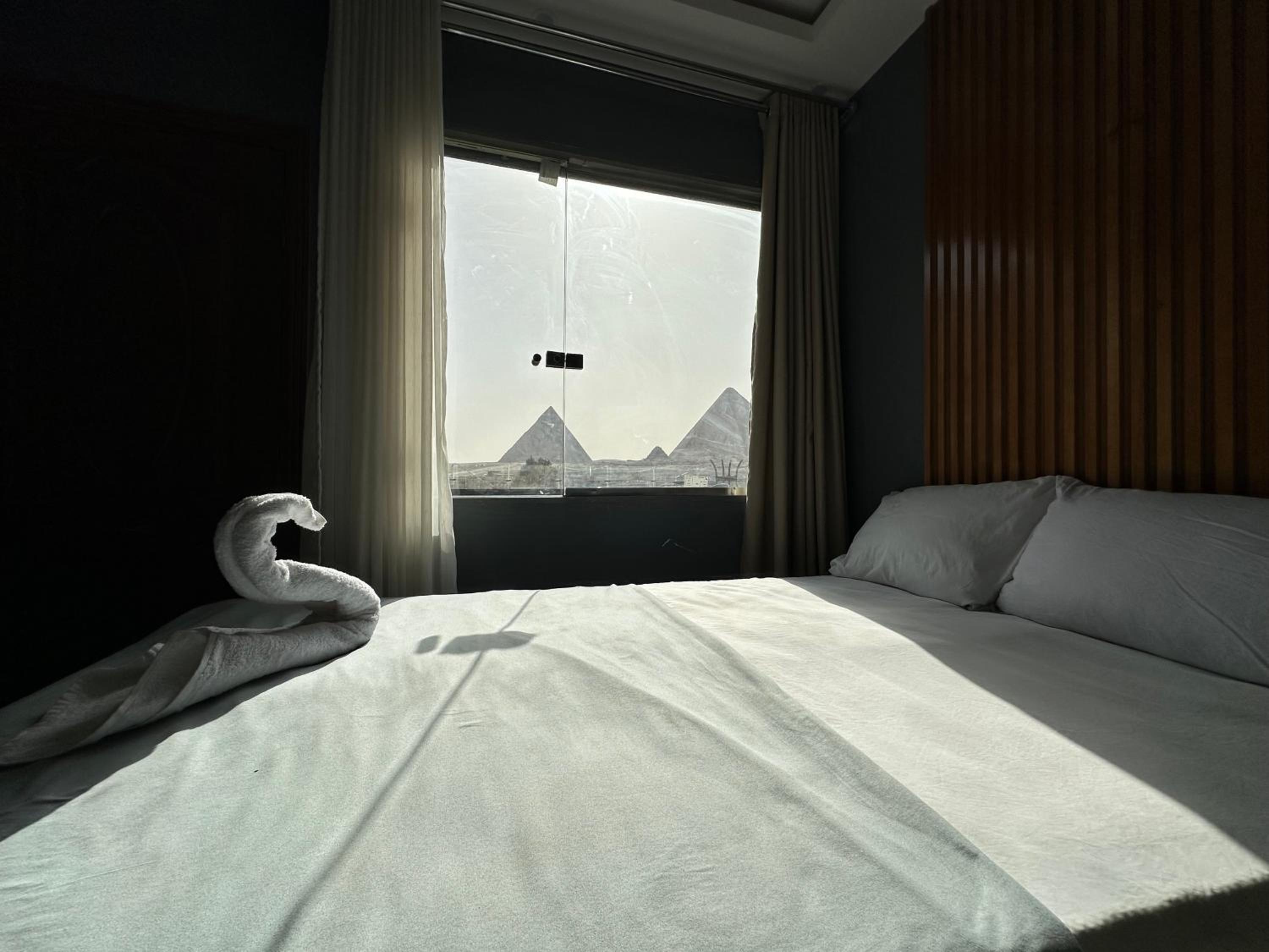 Pyramids Family Inn