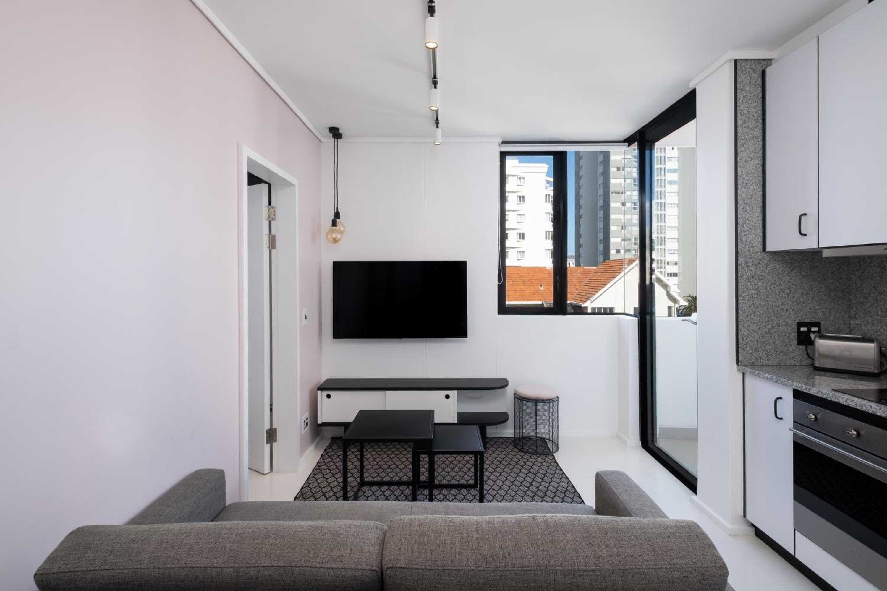 Flamingo 809 - Top Floor Sea Point Unit with Daily Housekeeping view 4