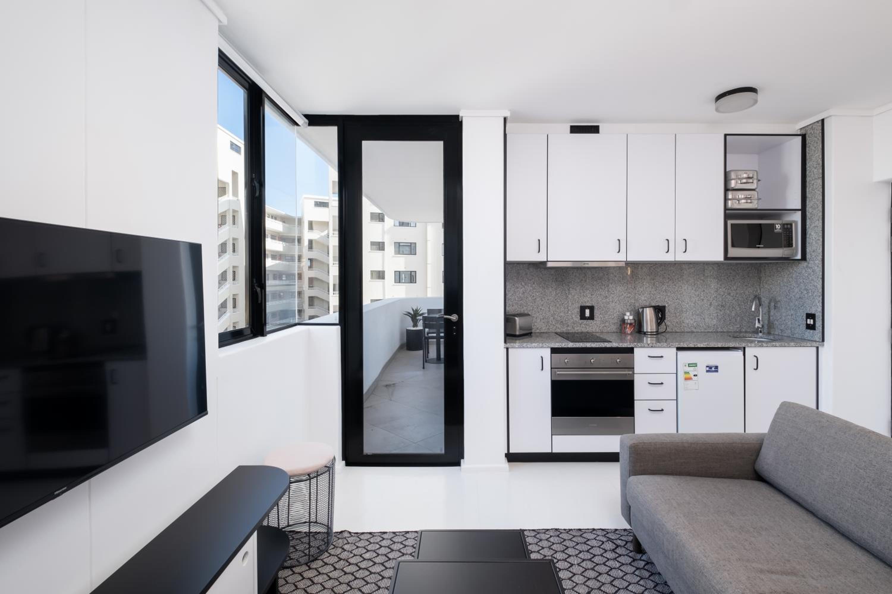 Flamingo 809 - Top Floor Sea Point Unit with Daily Housekeeping view 3