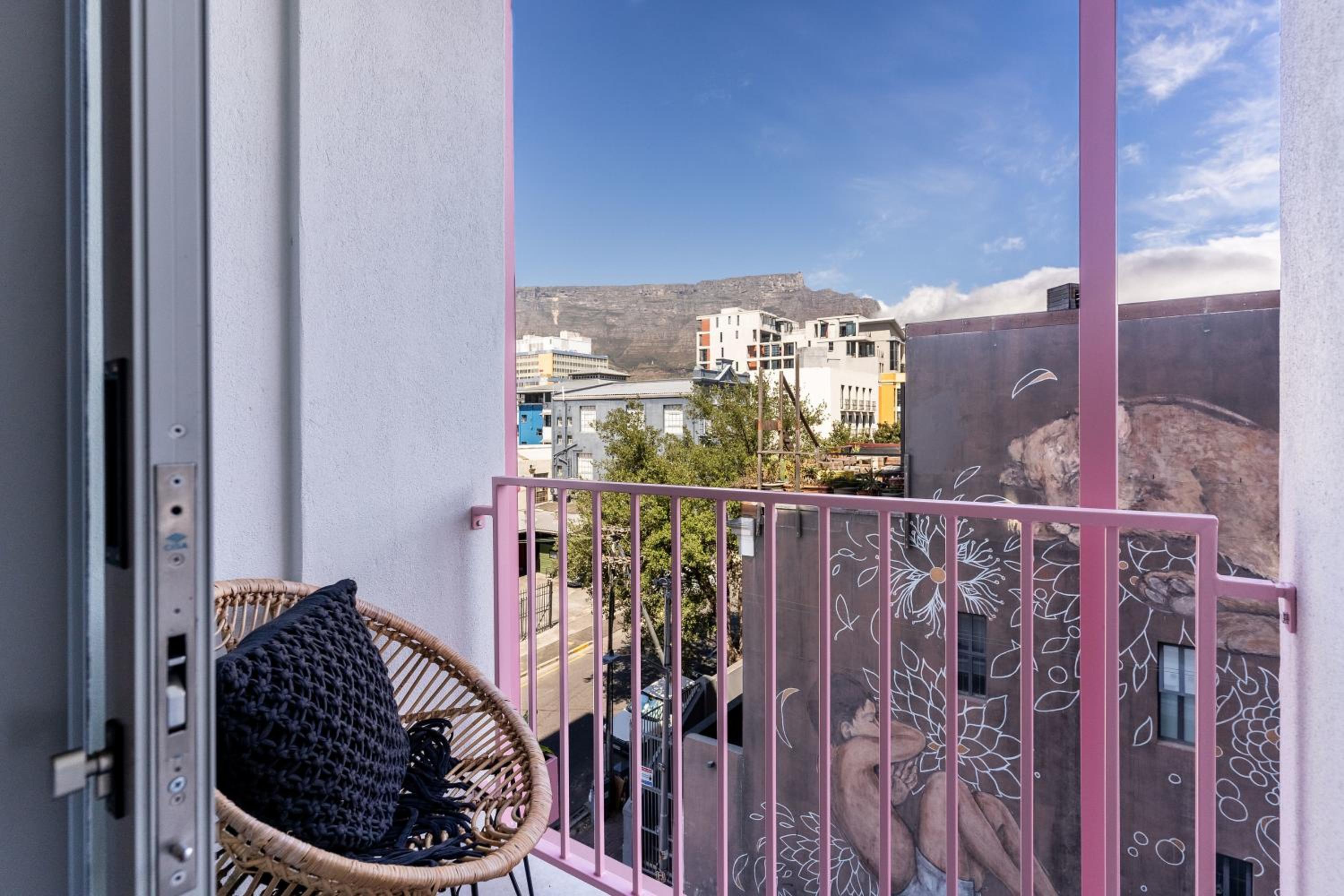 The Rose305:Modern Studio in the Heart of the City view 4