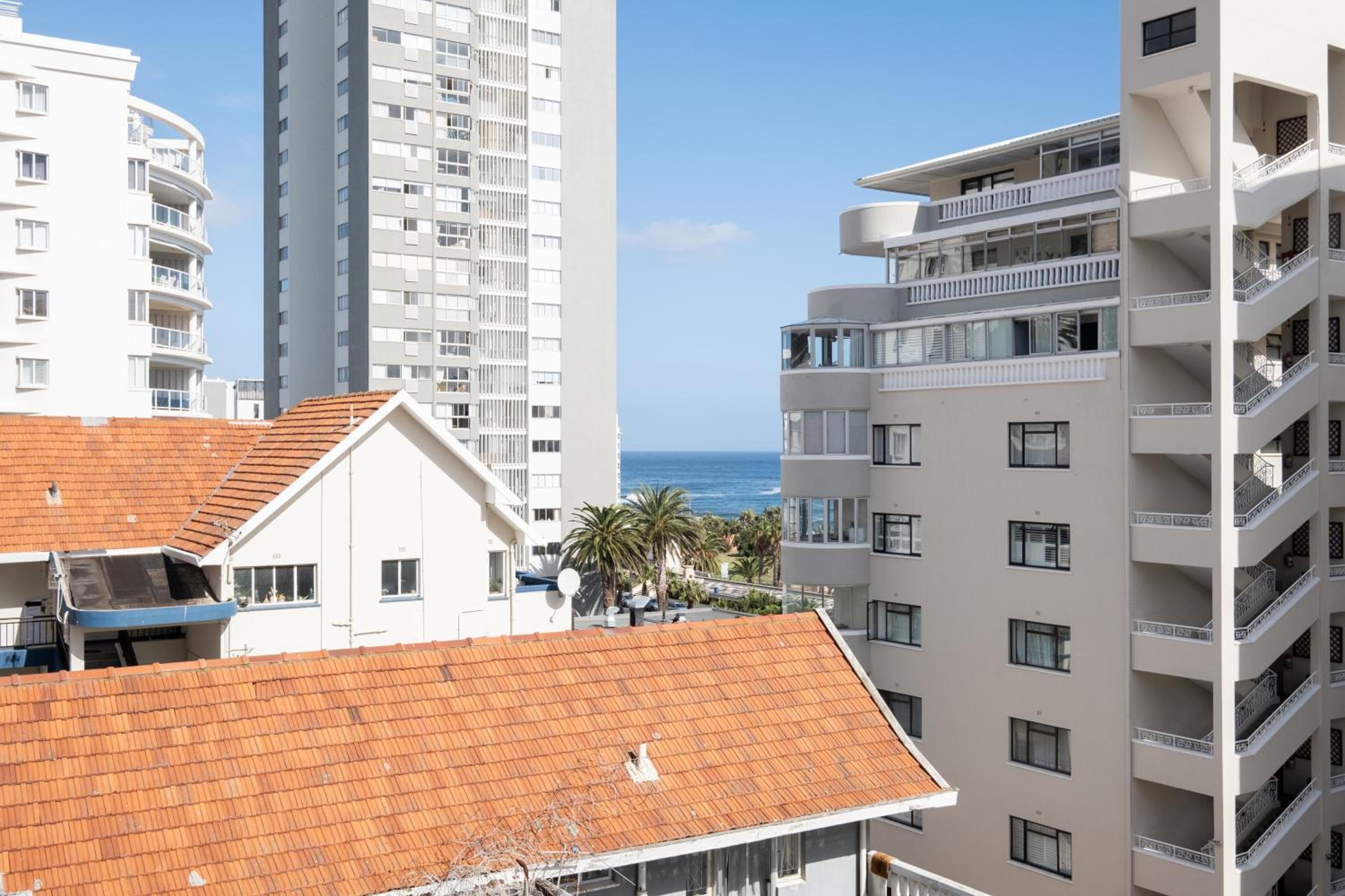 Flamingo 205: Modern Apt with Balcony view 2