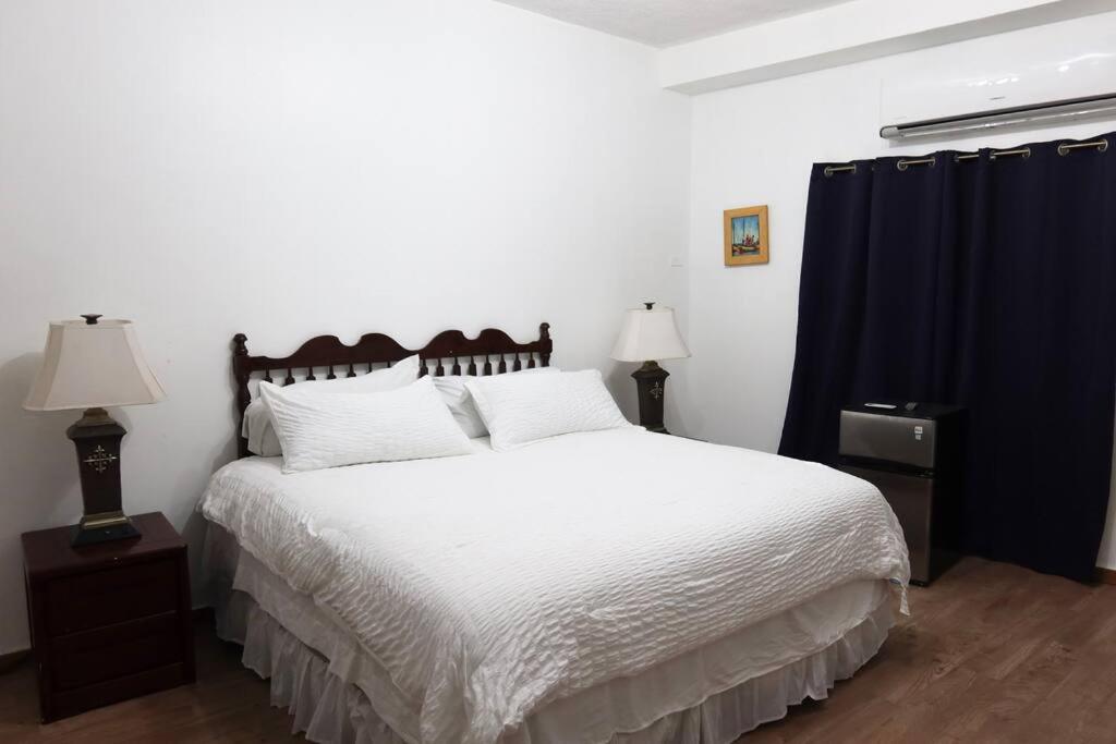 Spacious Room in prime Location view 5