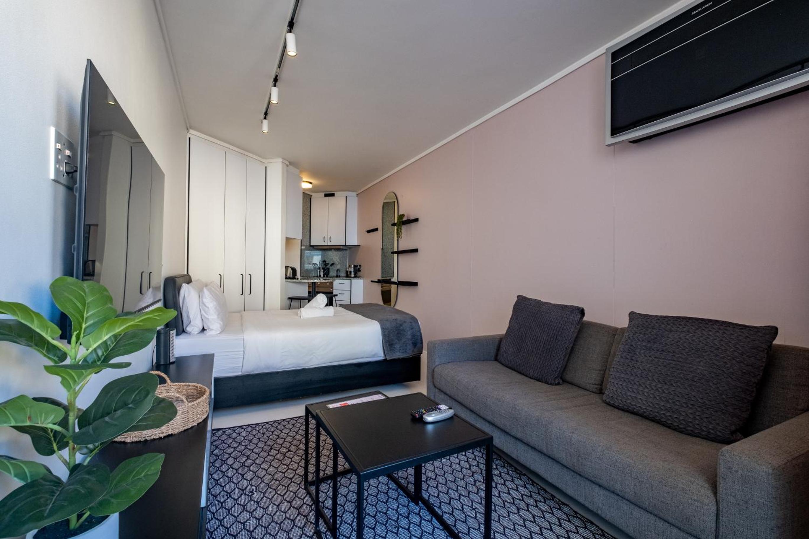 Flamingo 108: Modern Apt with Balcony view 3