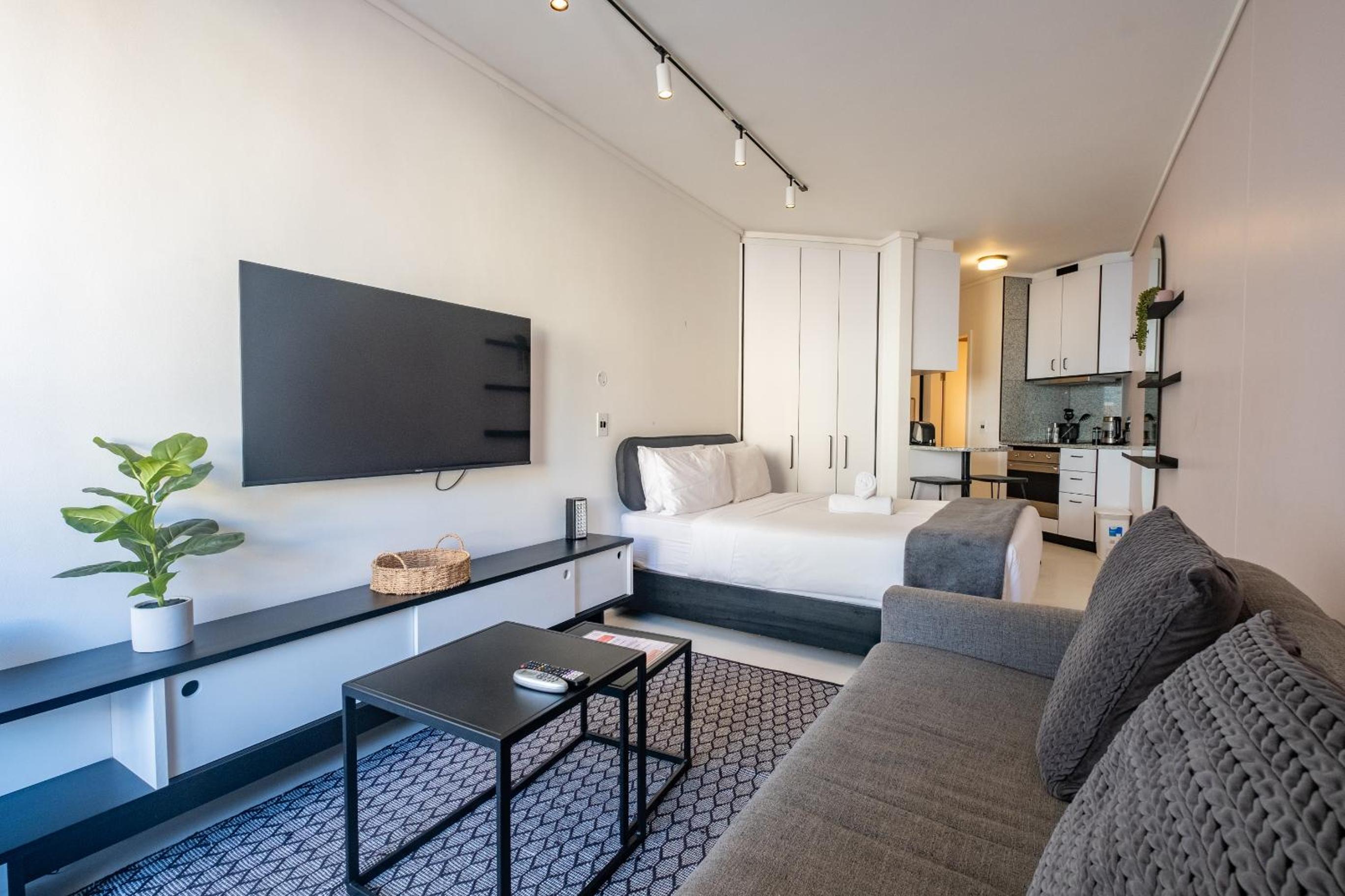 Flamingo 108: Modern Apt with Balcony view 5