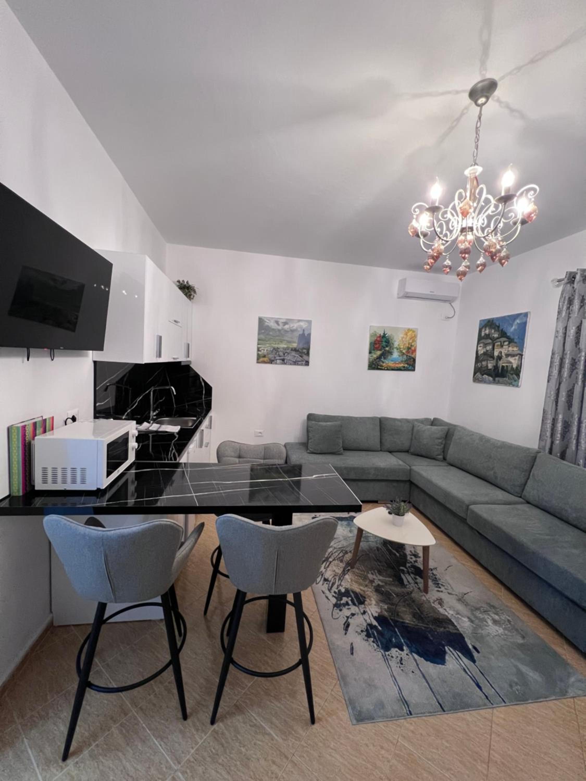 White Star Villa - Studio Apartments with Parking