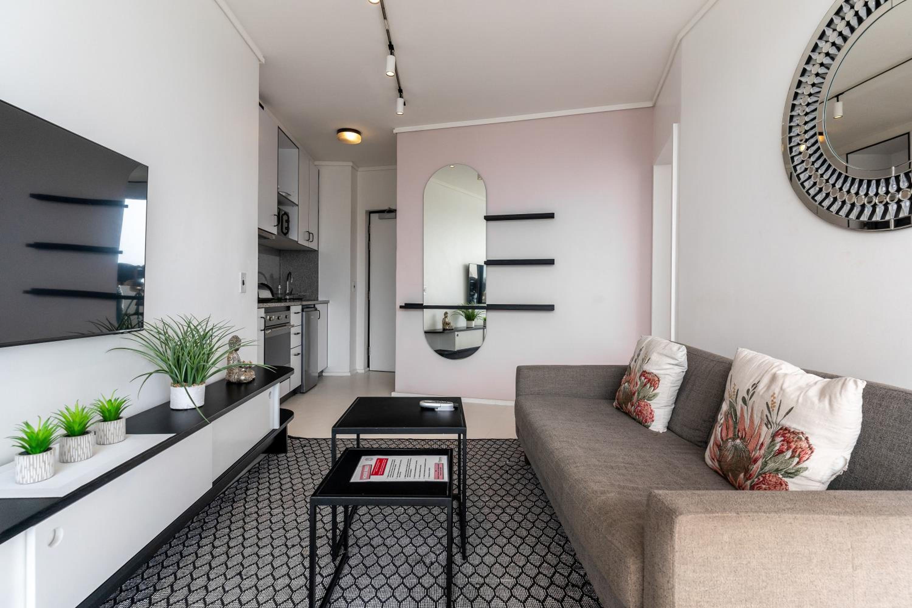 Flamingo 701: 7th Floor Sea View Apartment view 5