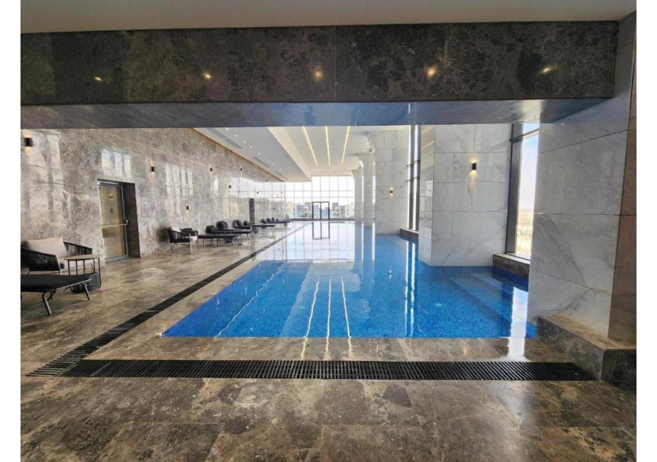 Deluxe Furnished Apartment in Mall Of Arabia Towers , AEON 1407