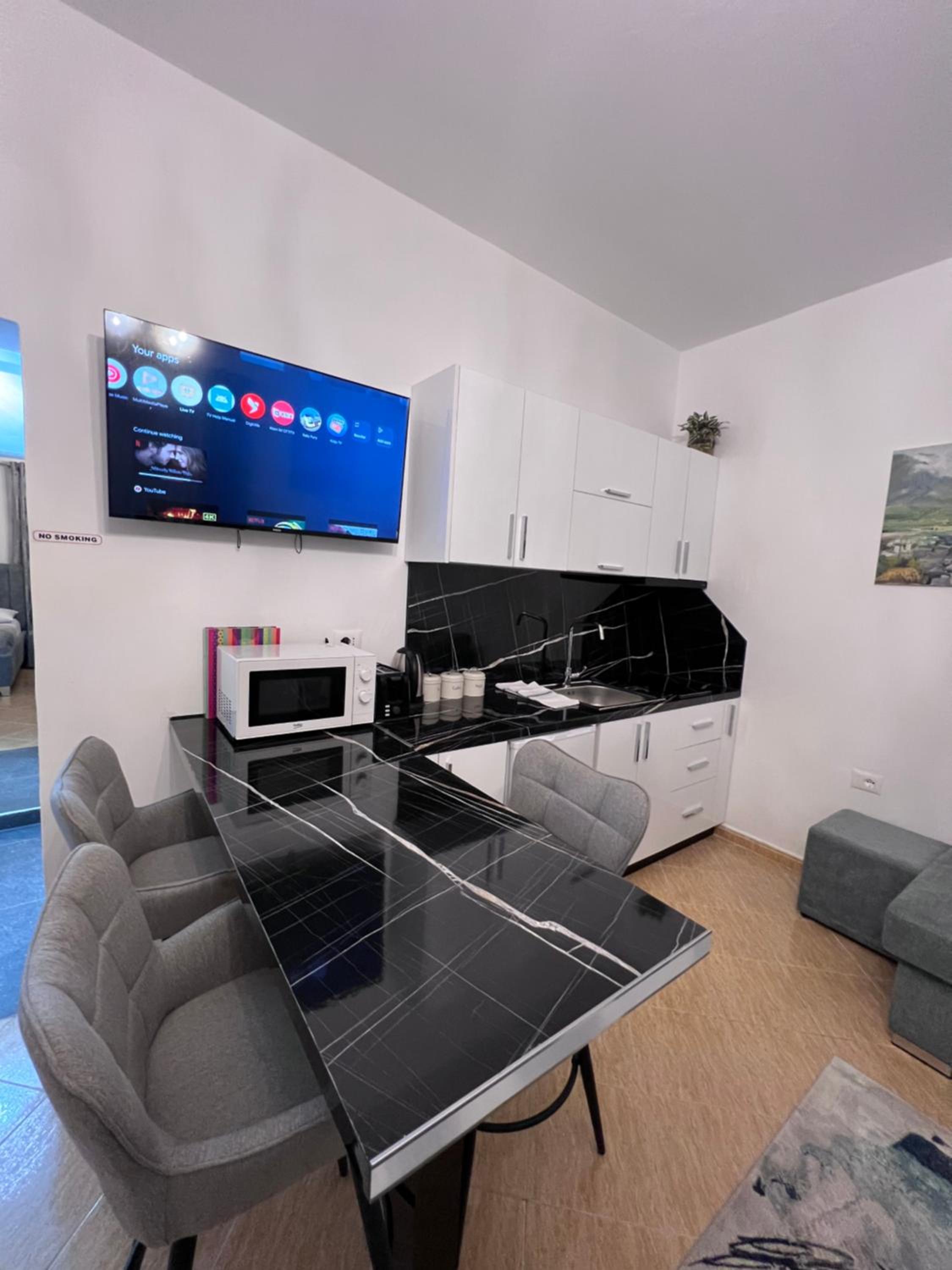 White Star Villa - Studio Apartments with Parking