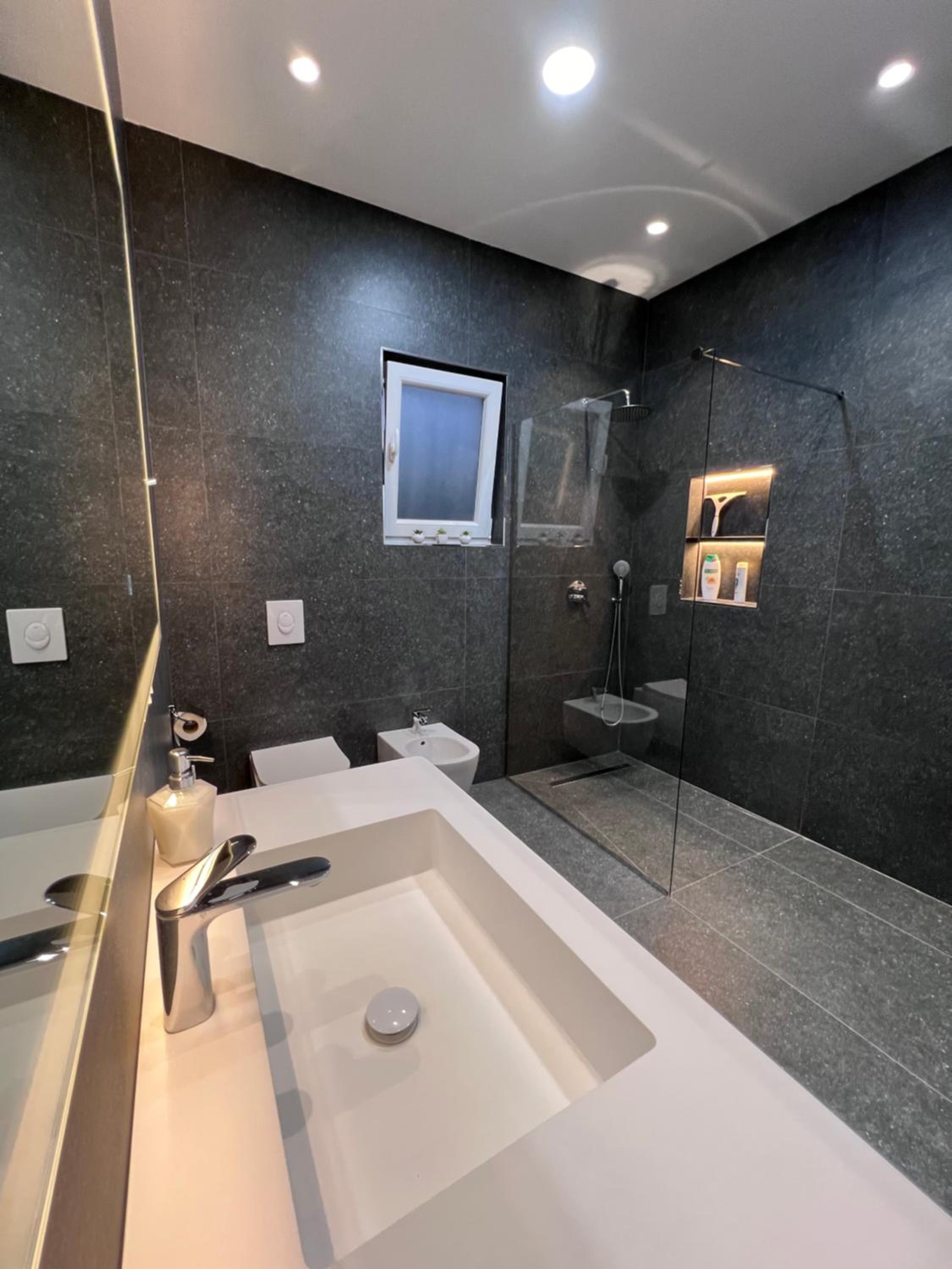 White Star Villa - Studio Apartments with Parking