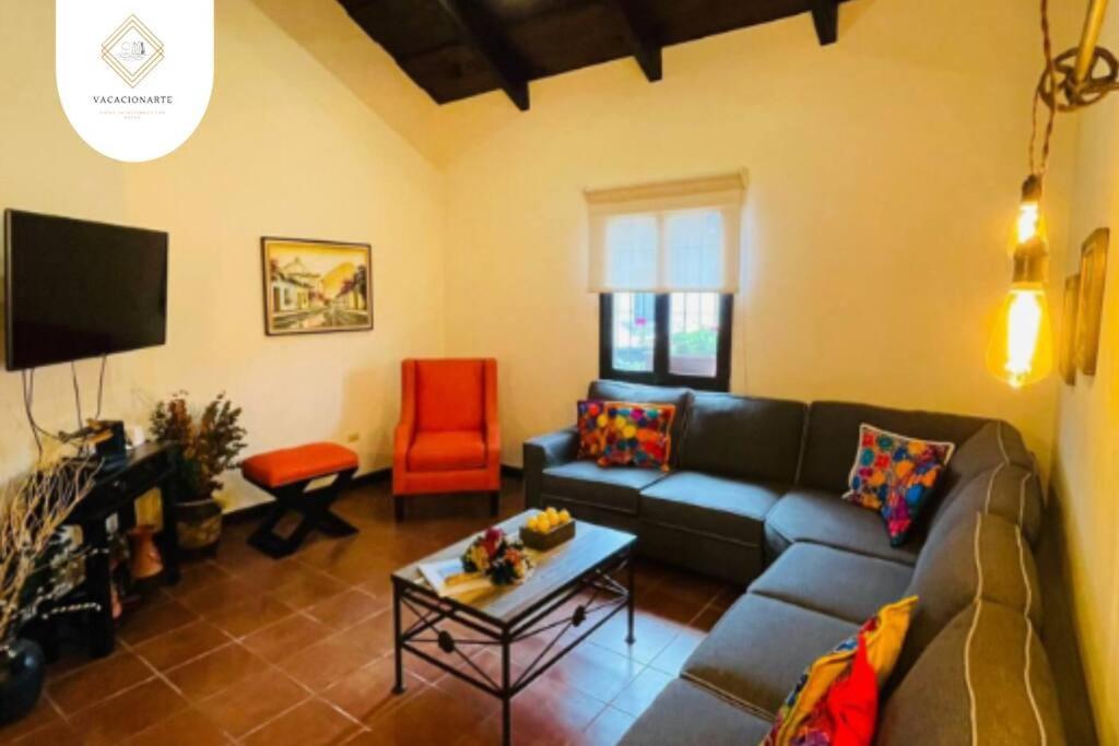 Casa 70 en Antigua cómoda con tina de hidromasaje view 3