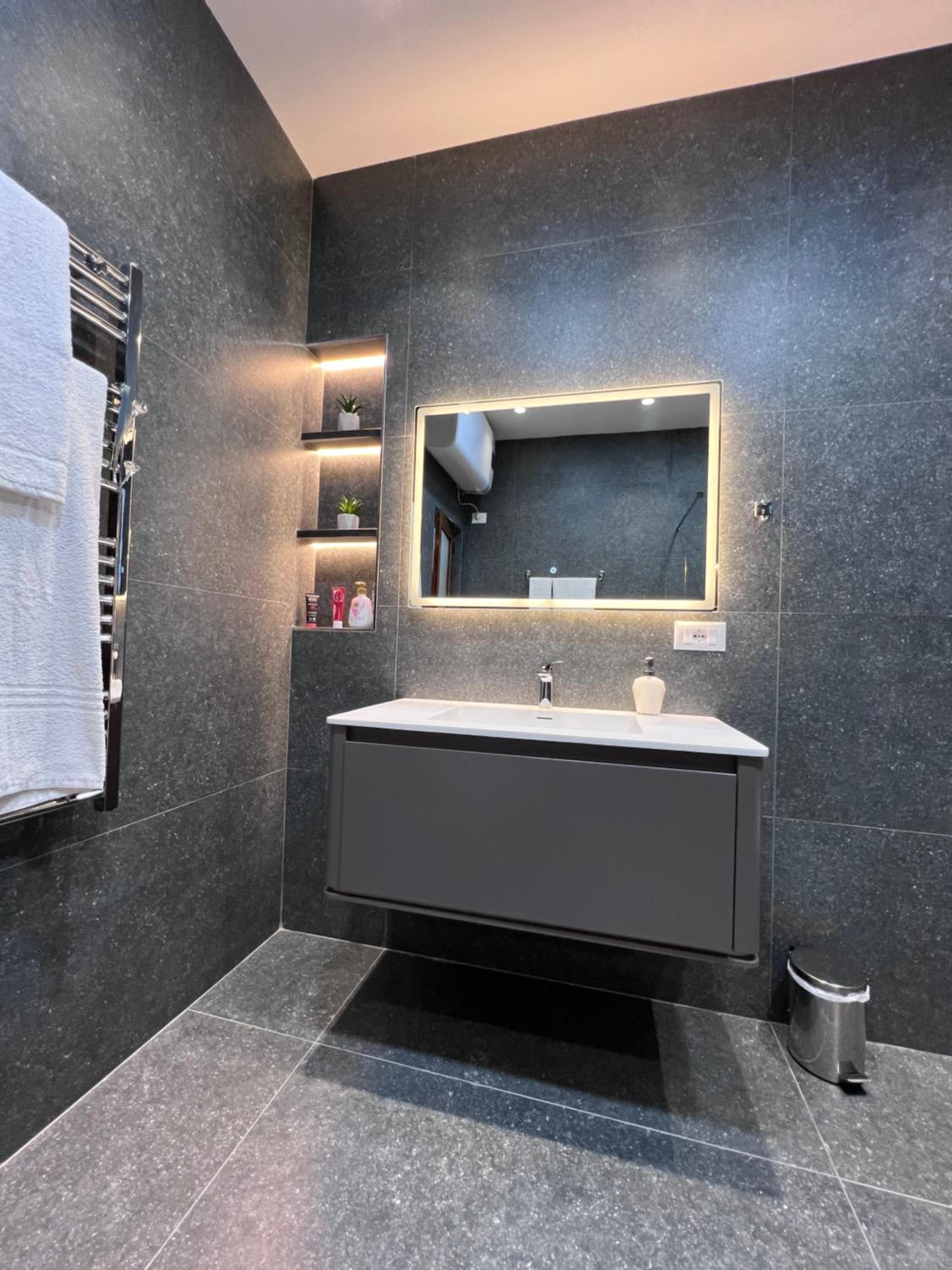 White Star Villa - Studio Apartments with Parking
