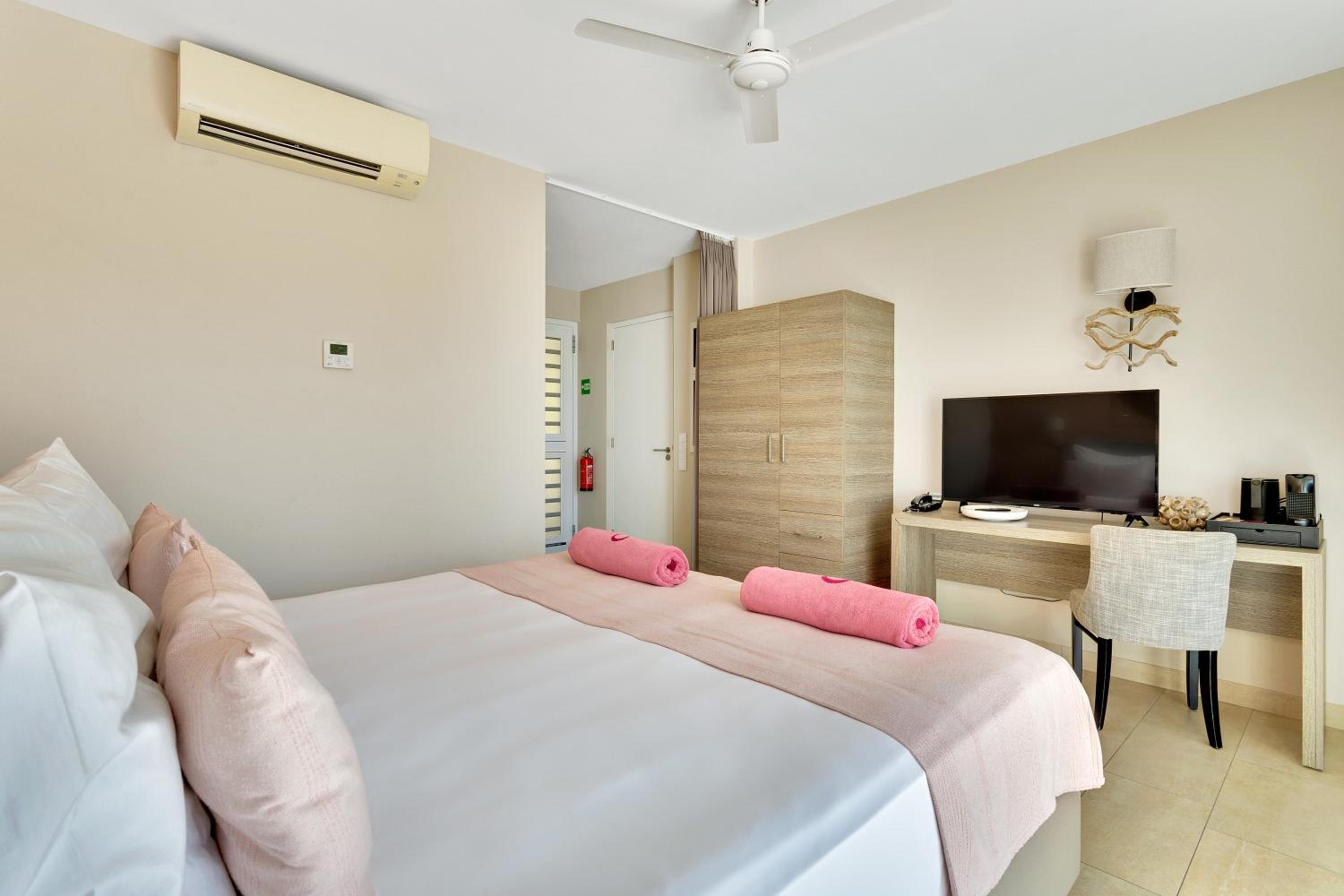 Delfins Beach Resort Bonaire, Tapestry Collection by Hilton