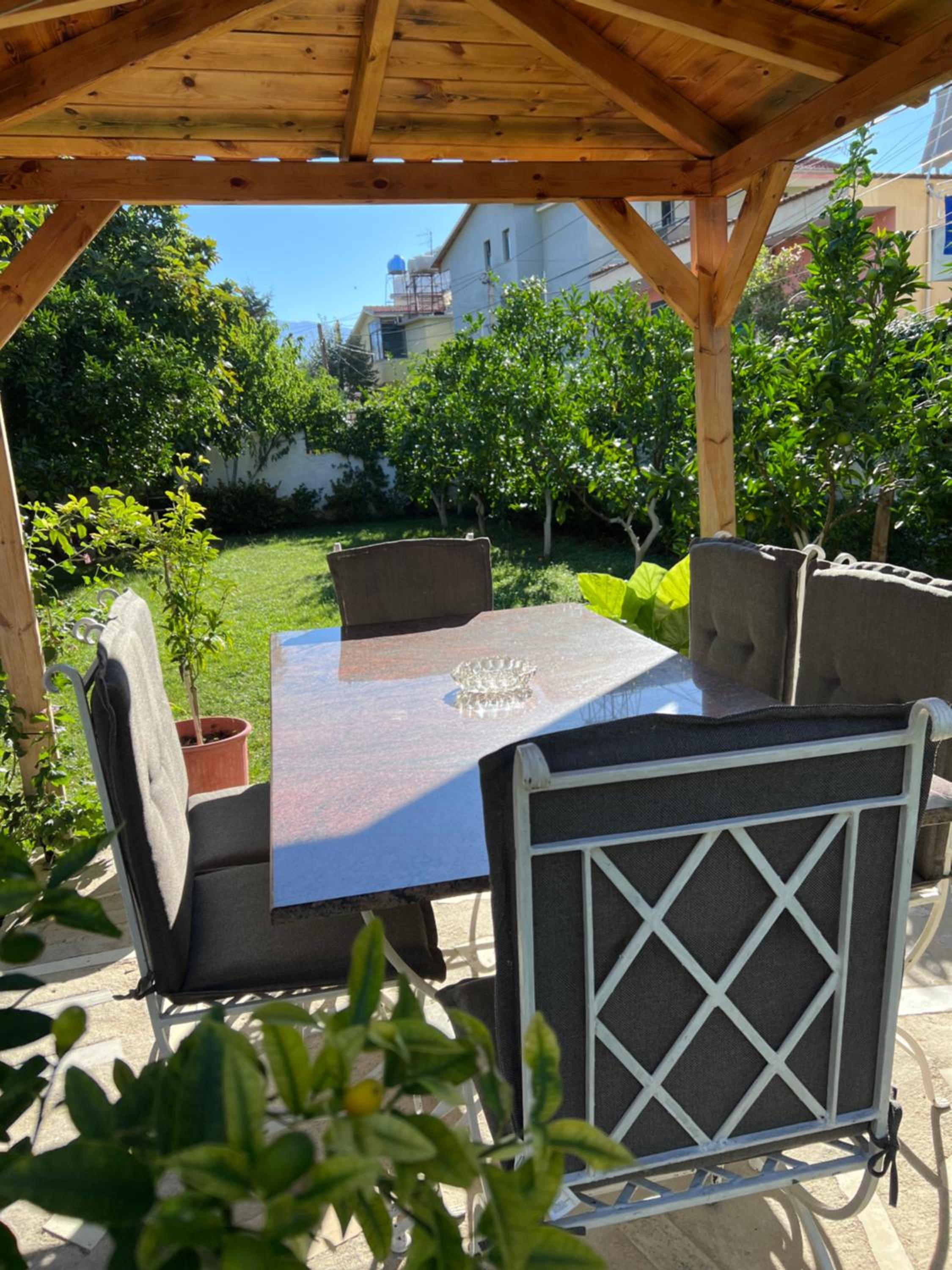 White Star Villa - Studio Apartments with Parking