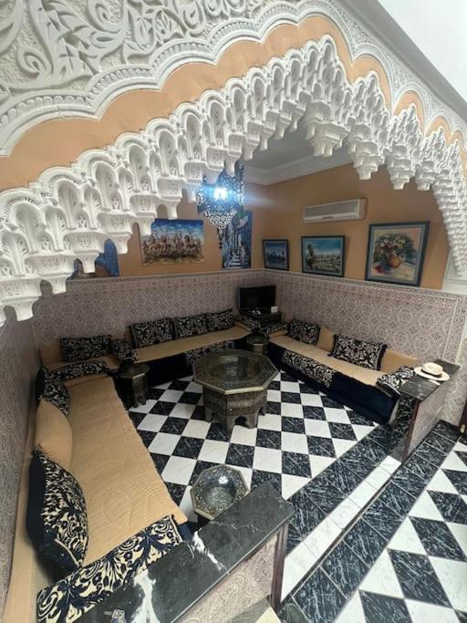 Riad & 4 Bedrooms with Pool Views view 2