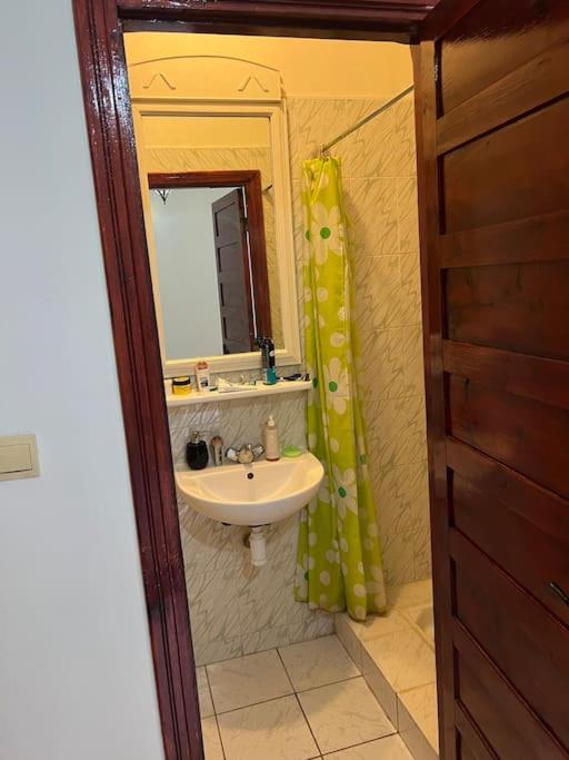 Riad & 4 Bedrooms with Pool Views view 4