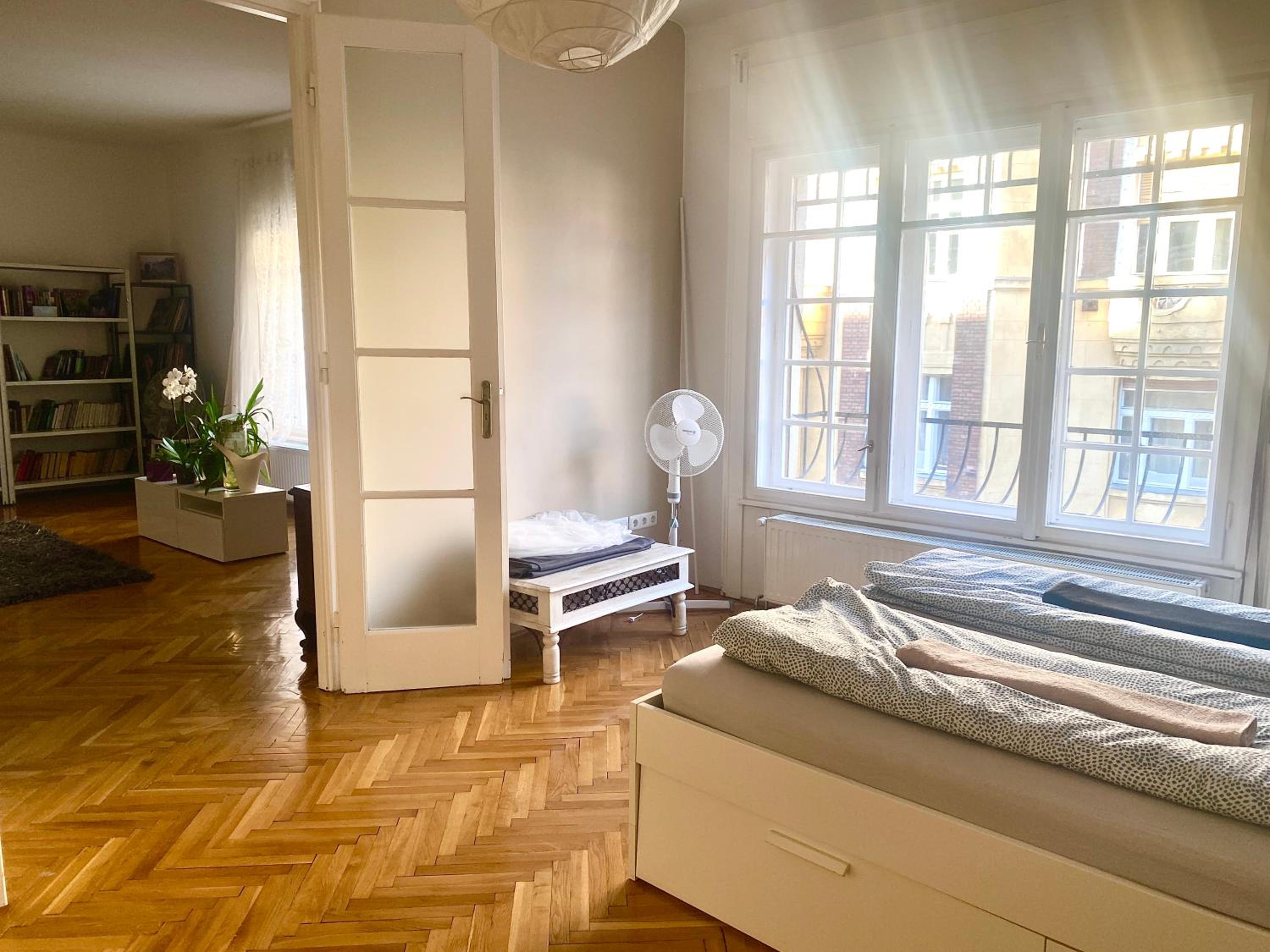 Radnóti Art flat view 4
