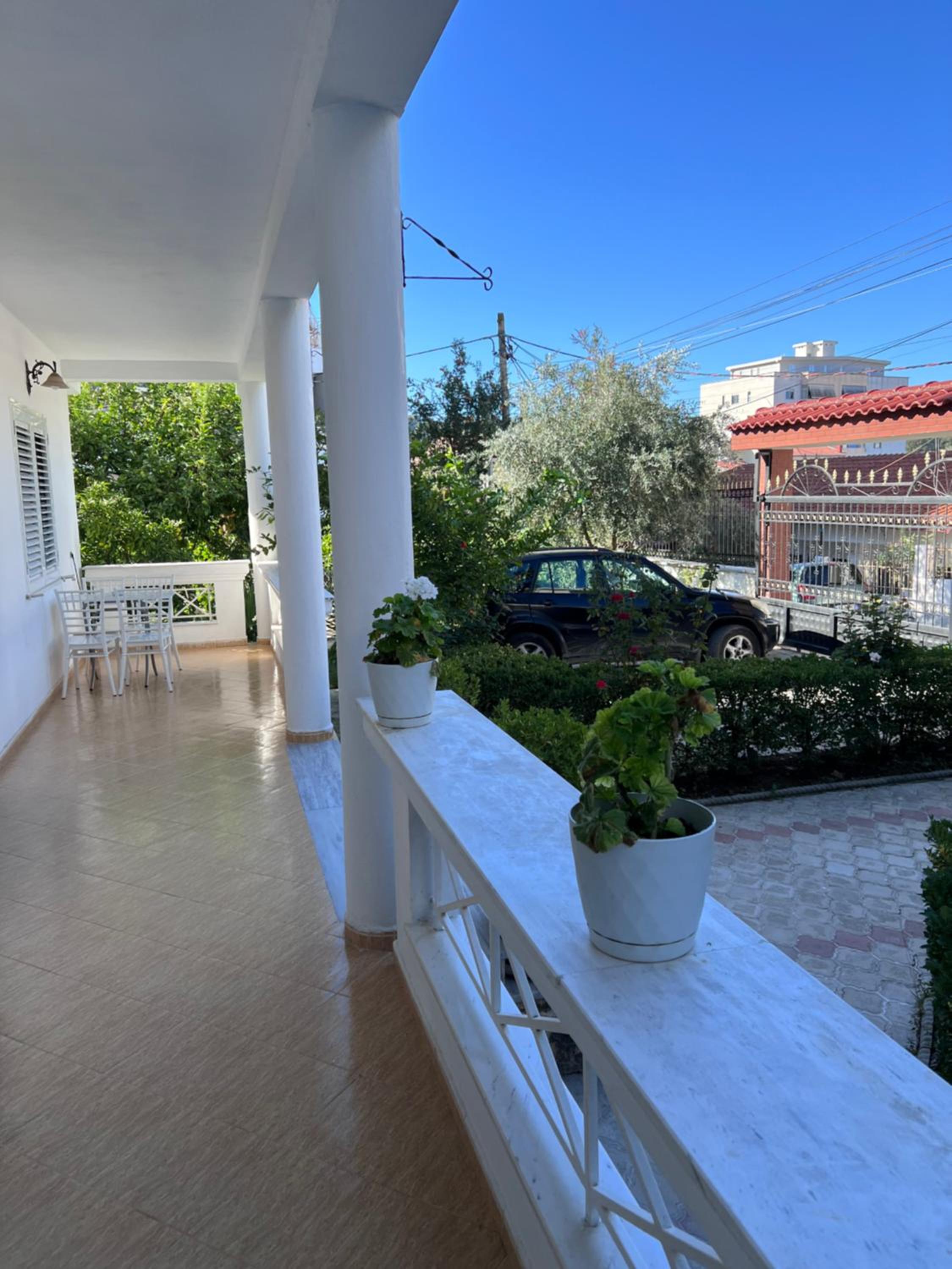 White Star Villa - Studio Apartments with Parking
