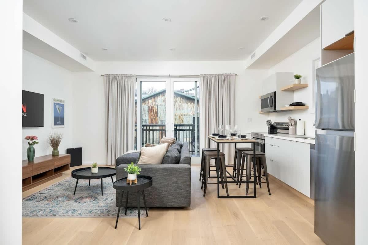 Spacious 2BR near UofT and College