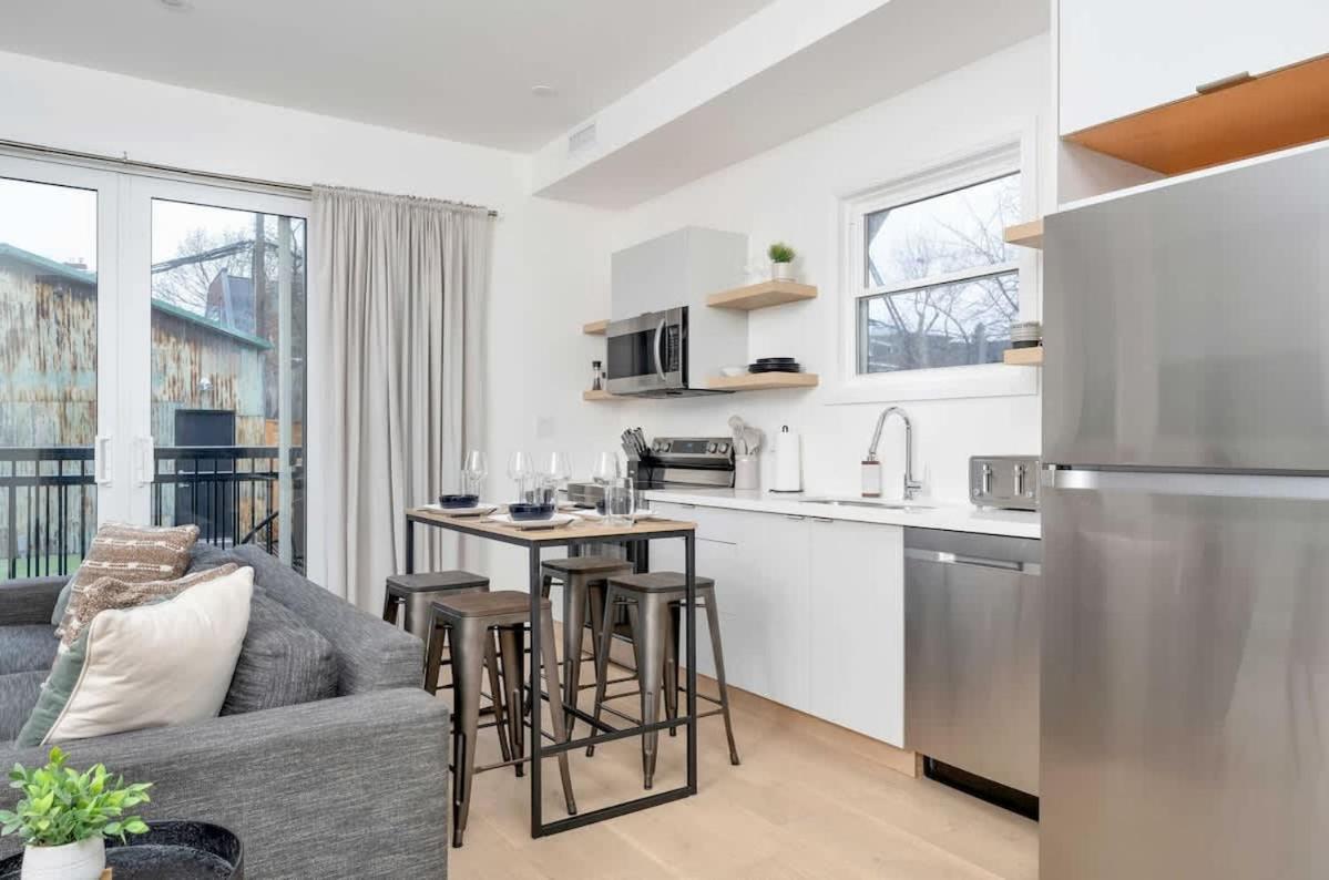 Spacious 2BR near UofT and College